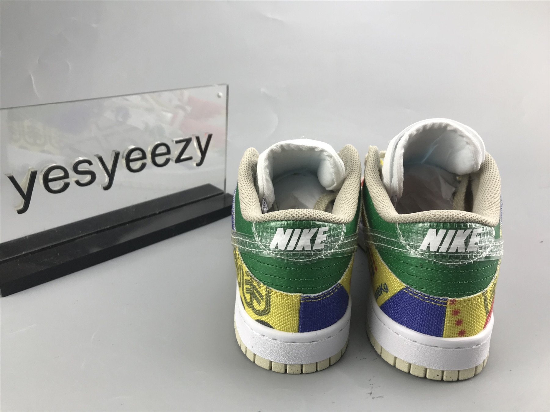 UA NIKE DUNK LOW