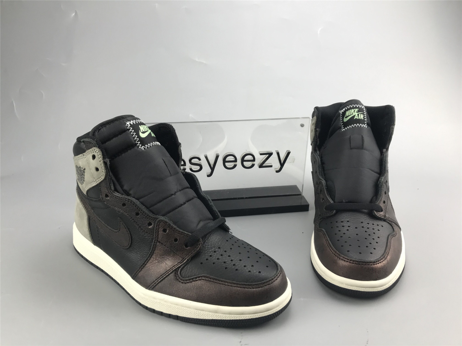 UA AIR JORDAN 1 RETRO HIGH OG 