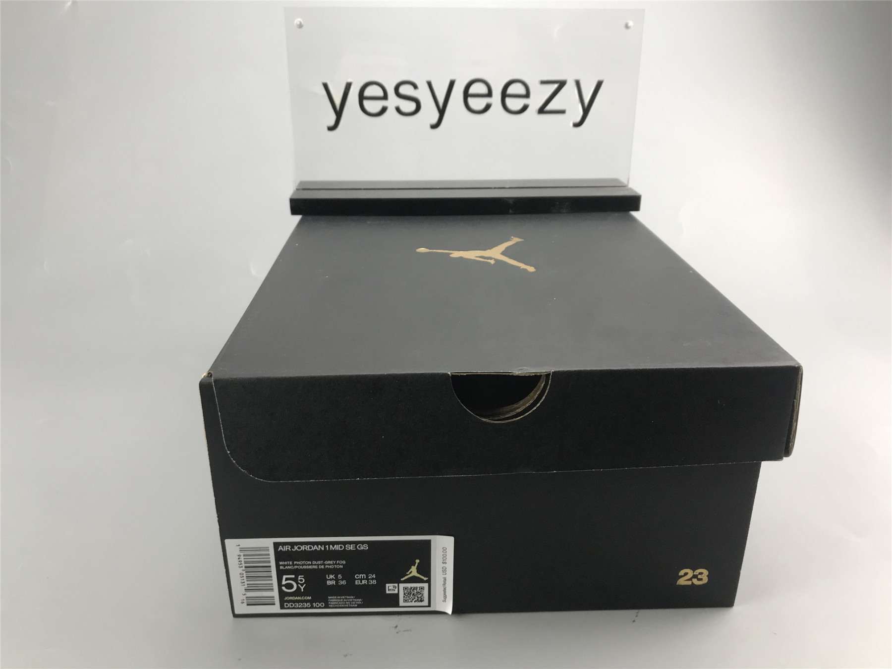 UA  AIR JORDAN 1 MID SE GS 