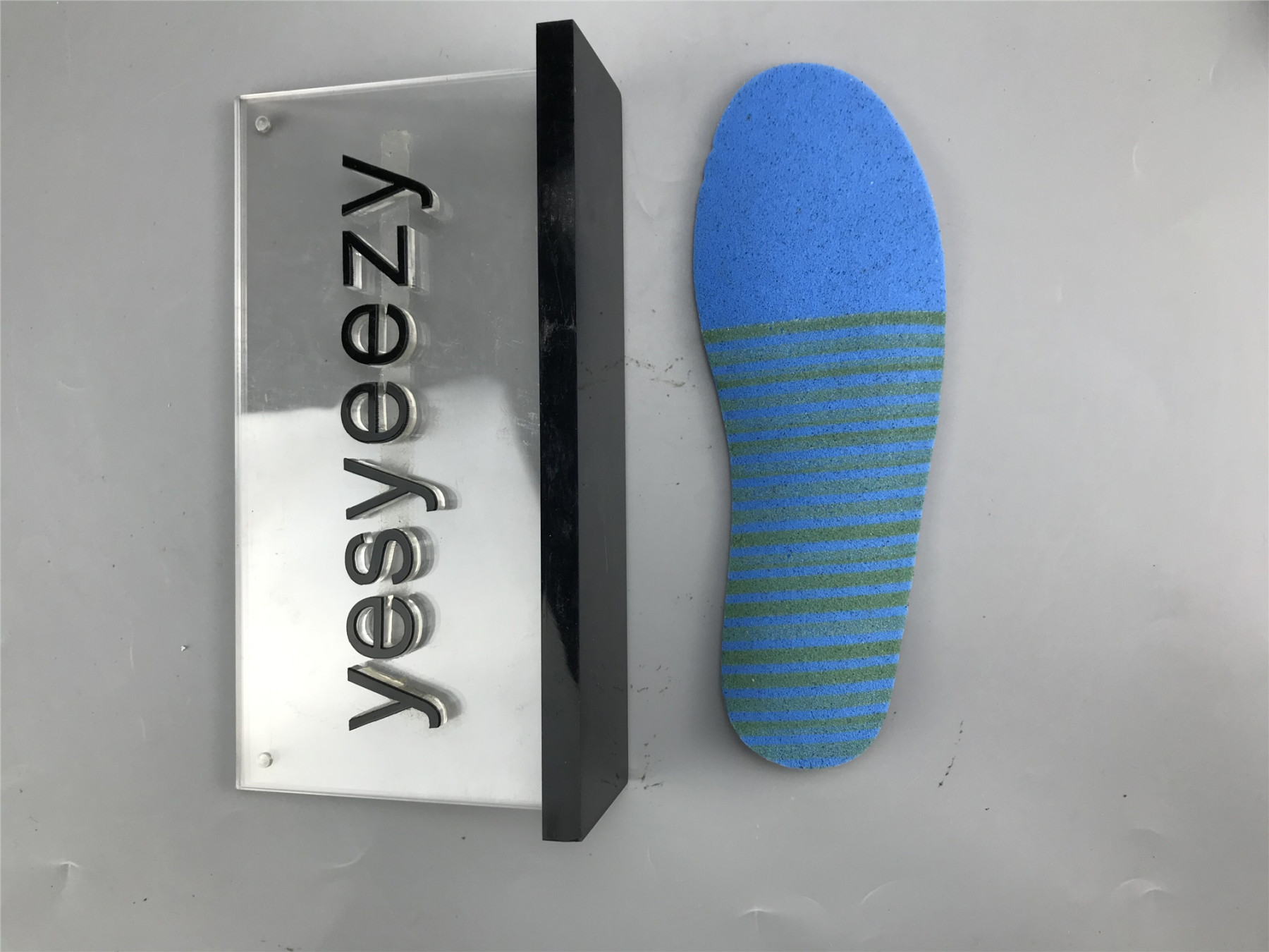 UA NIKE WMNS DUNK HIGH 