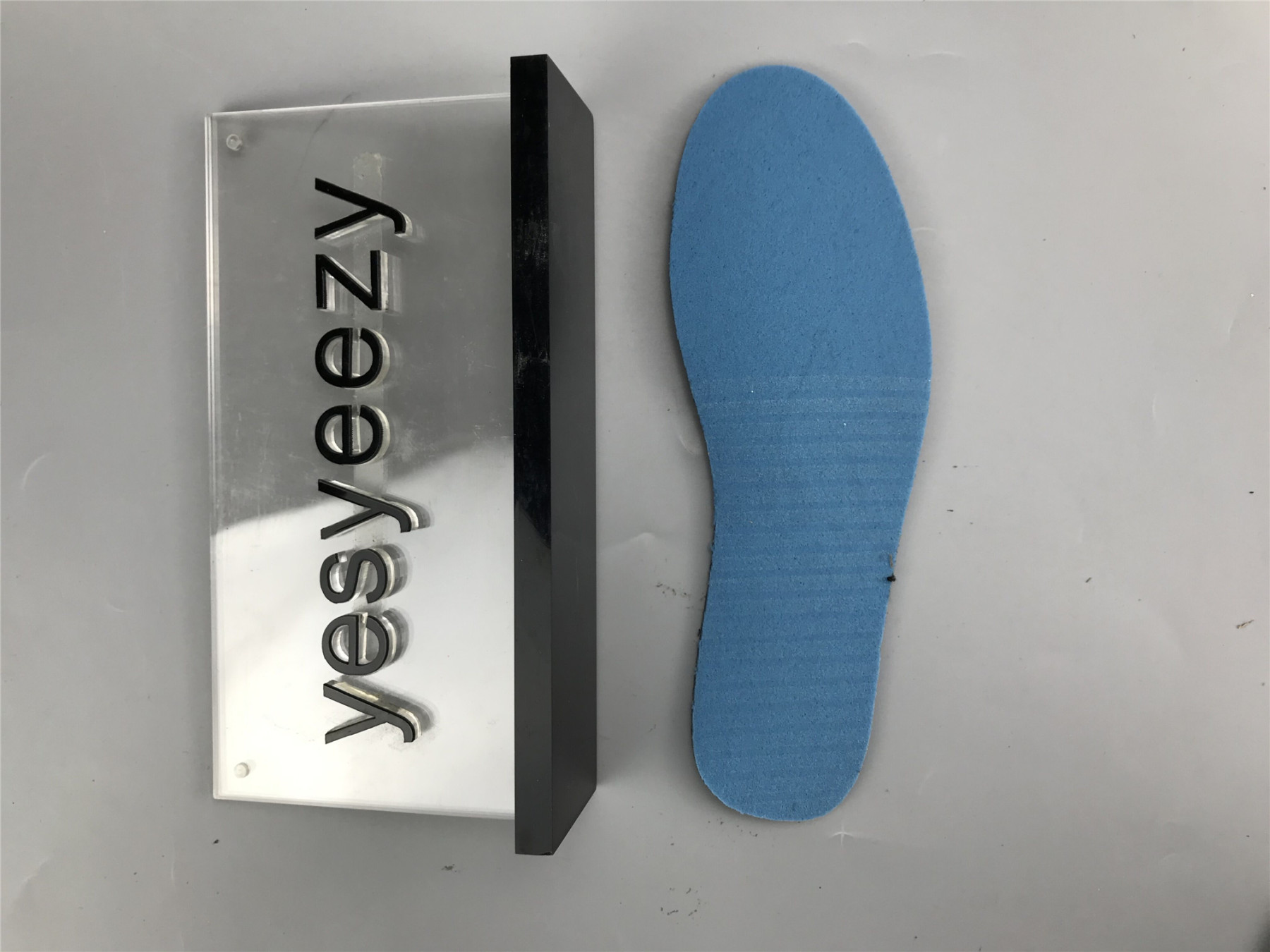 UA AIR JORDAN 1 MID SE 