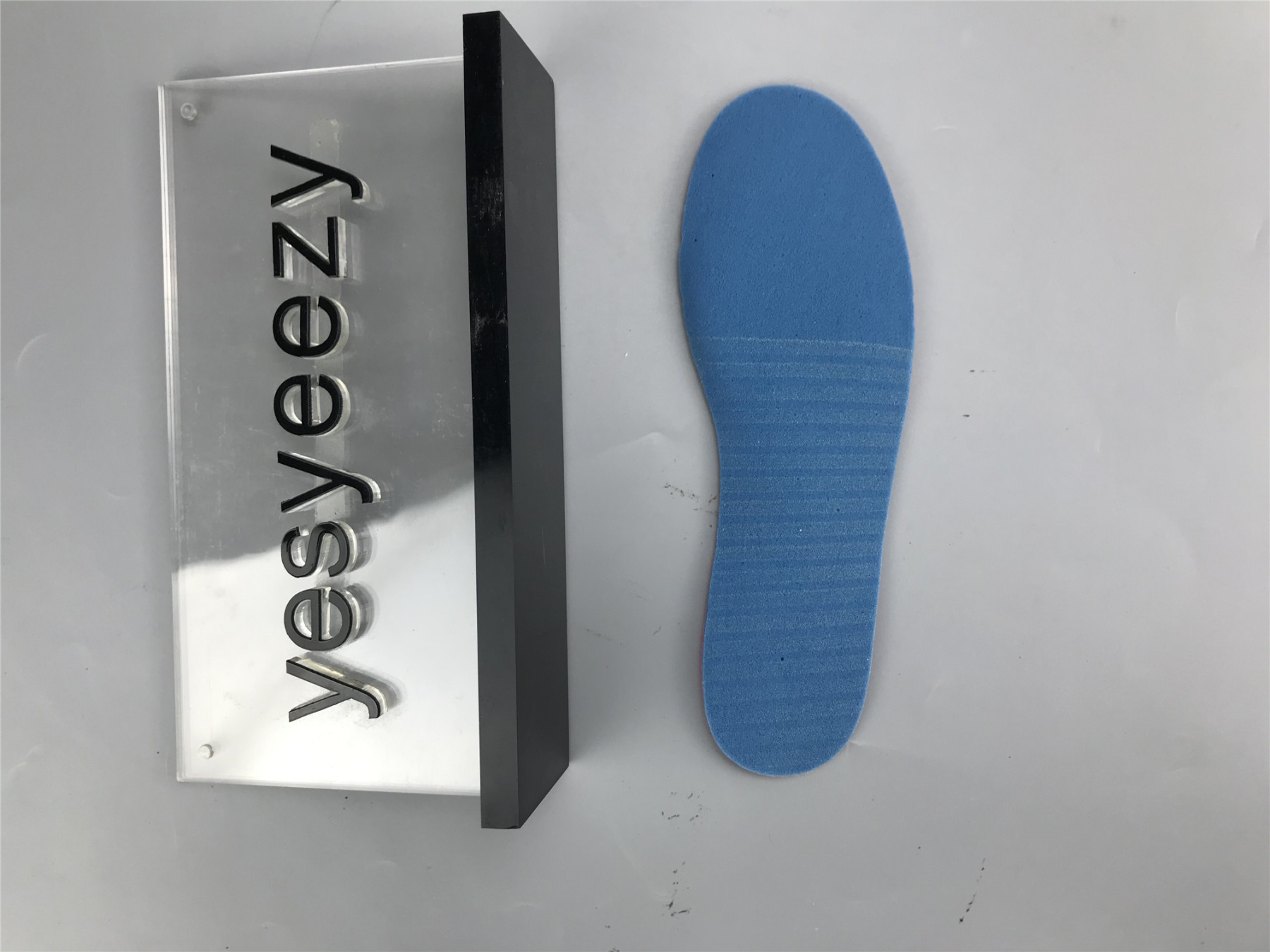 UA AIR JORDAN 1 MID SE GS 