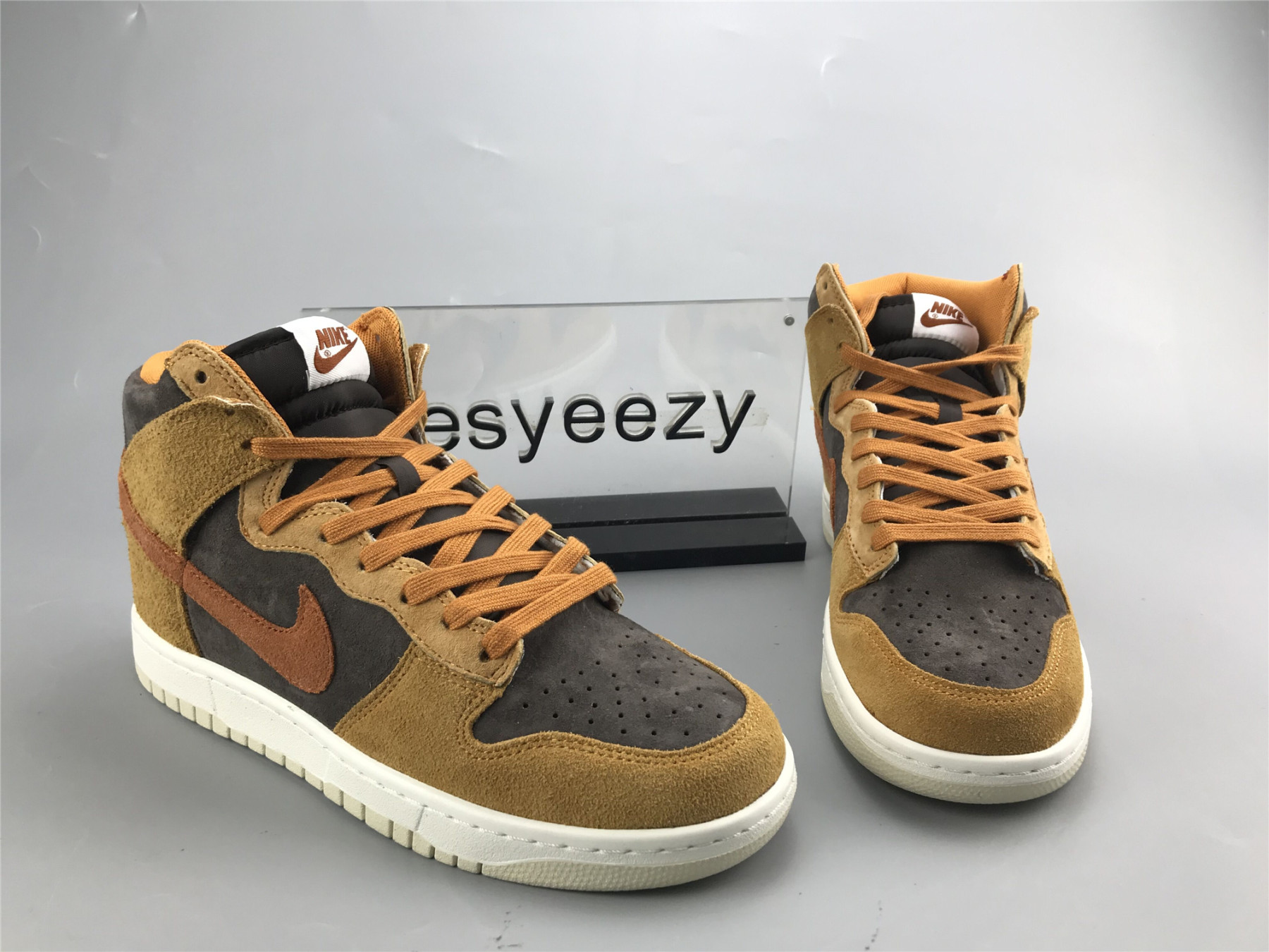 UA NIKE DUNK HIGH PREMIUM 