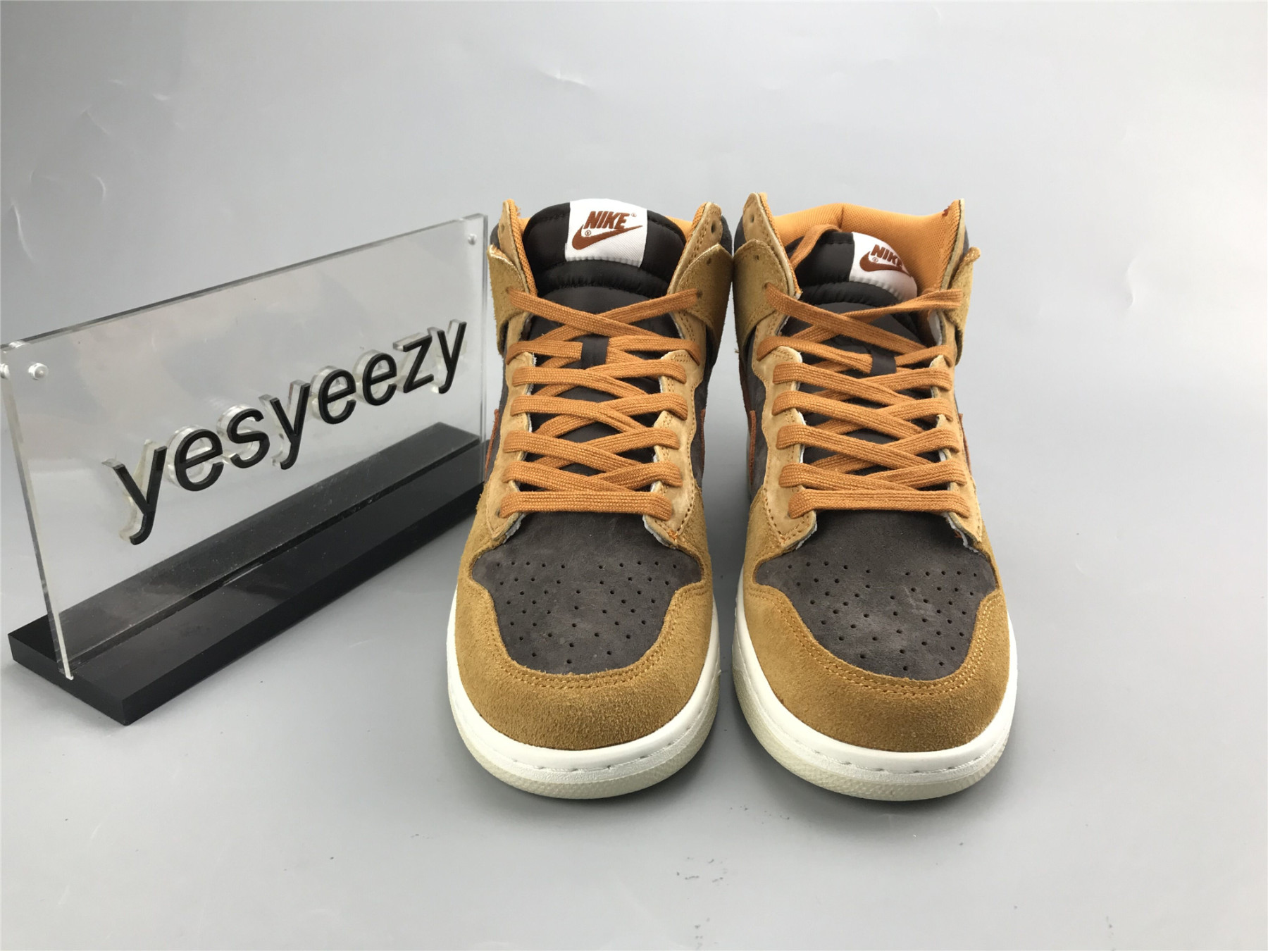 UA NIKE DUNK HIGH PREMIUM 