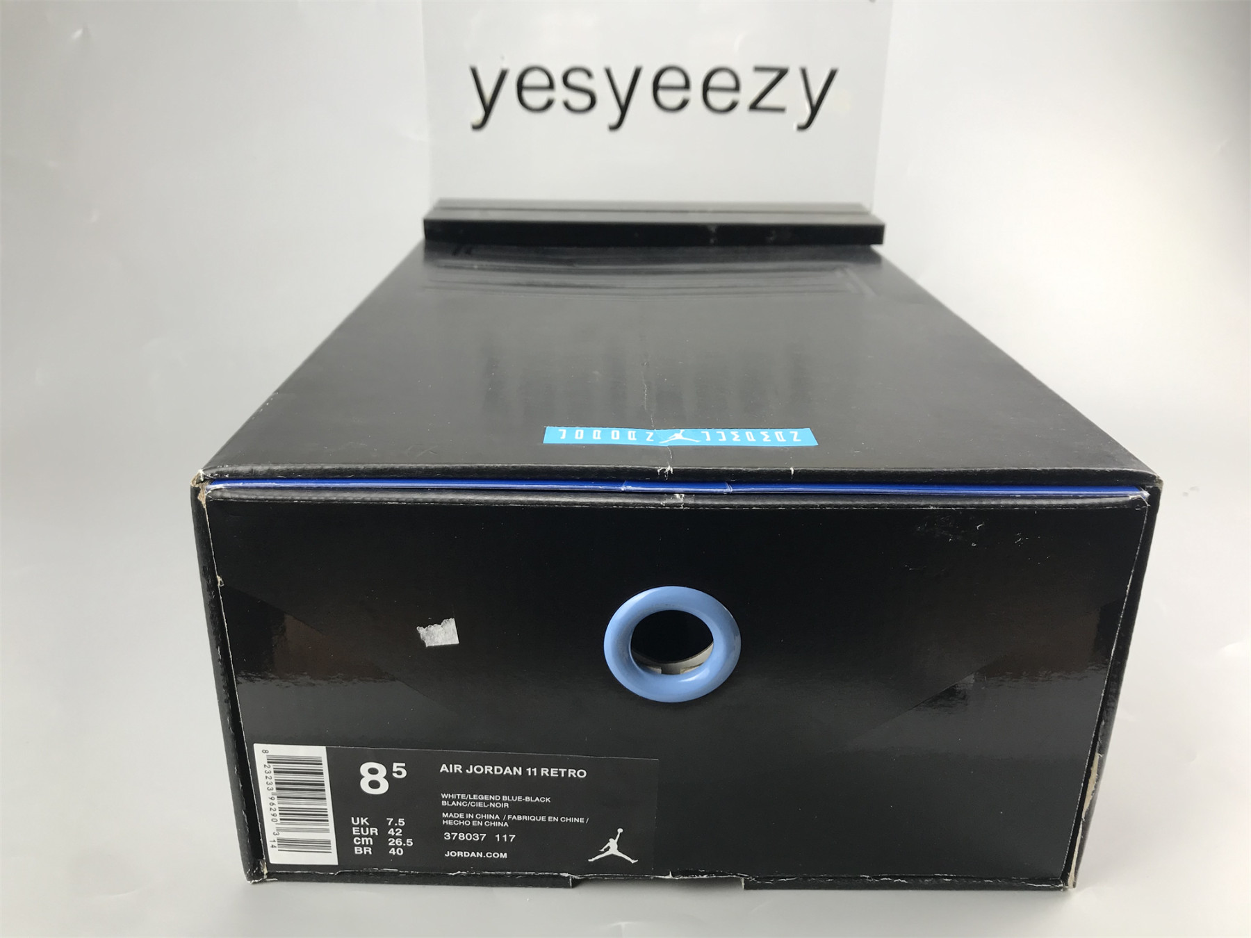 UA AIR JORDAN 11 RETRO 