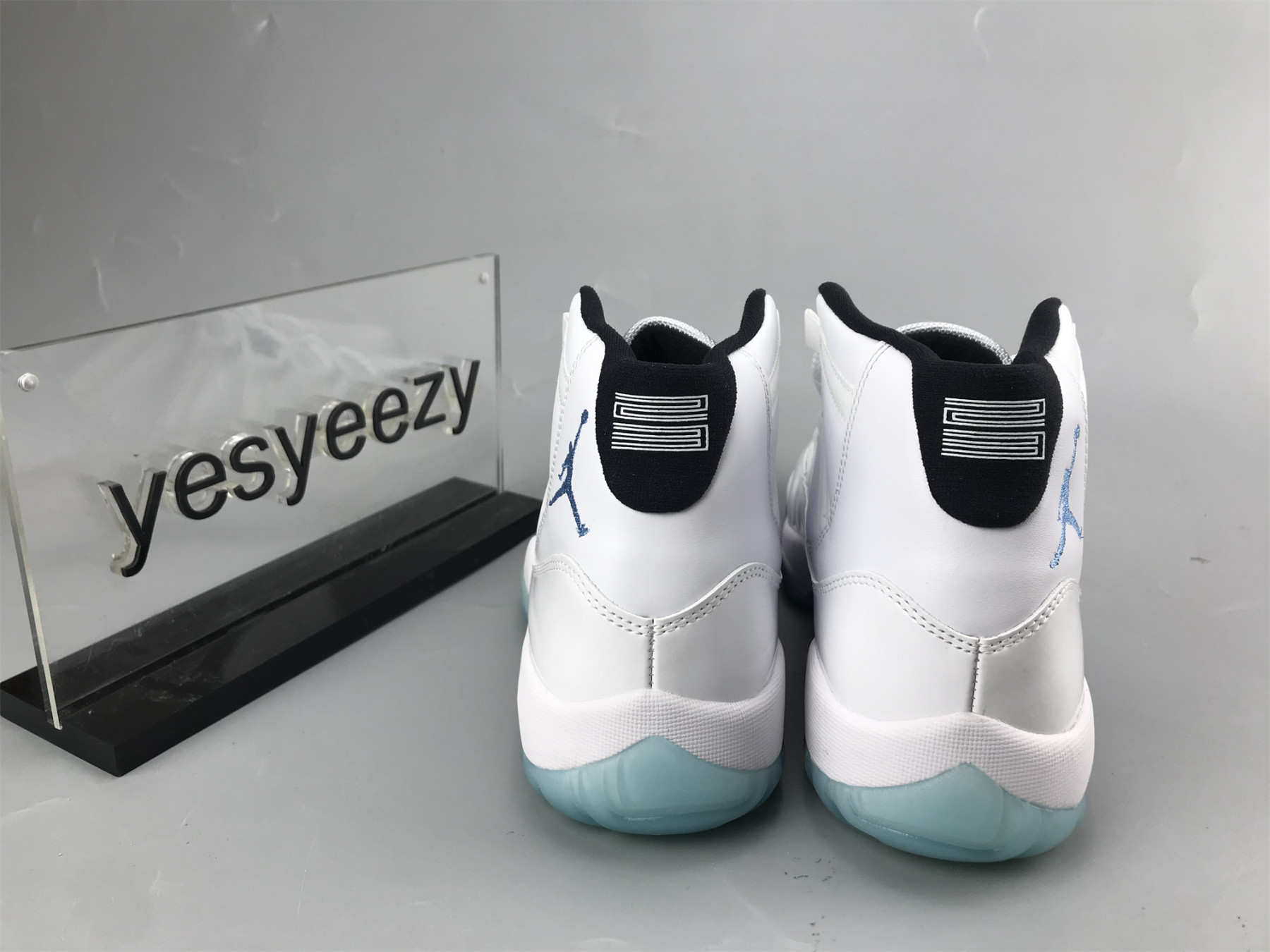 UA AIR JORDAN 11 RETRO 