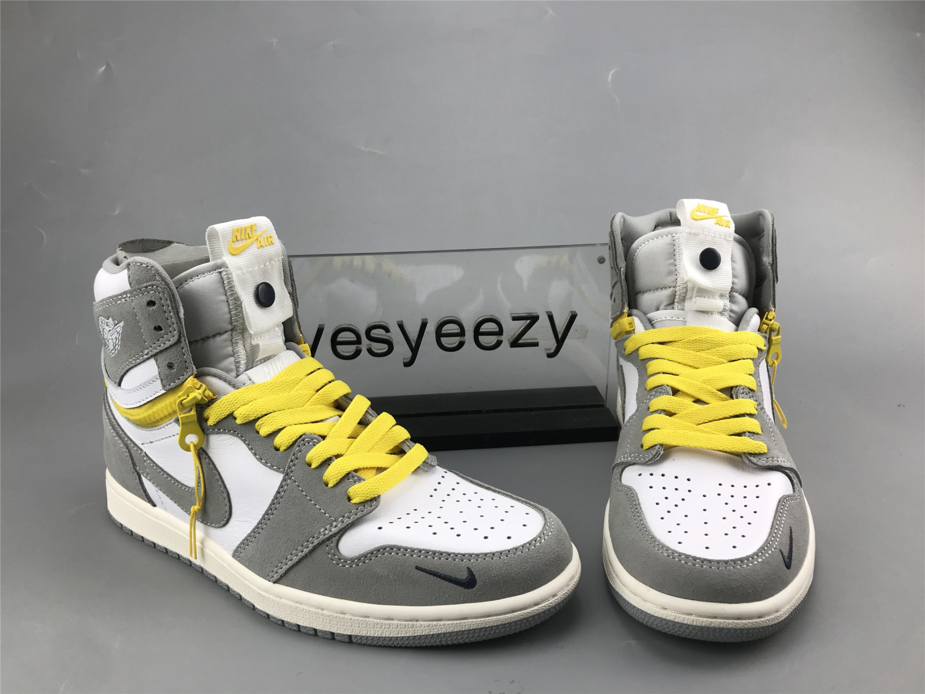 UA AIR JORDAN 1 HIGH SWITCH 