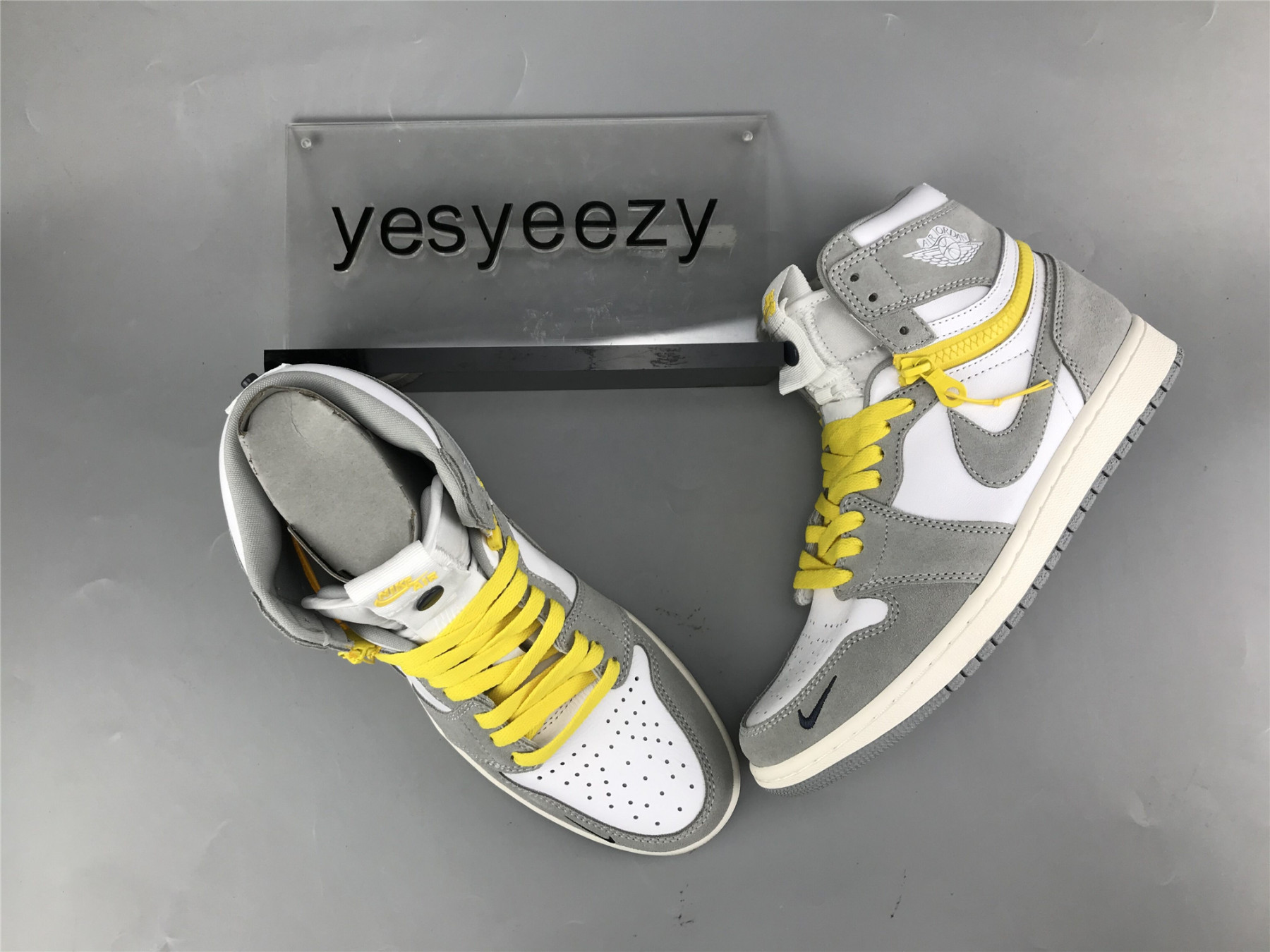 UA AIR JORDAN 1 HIGH SWITCH 