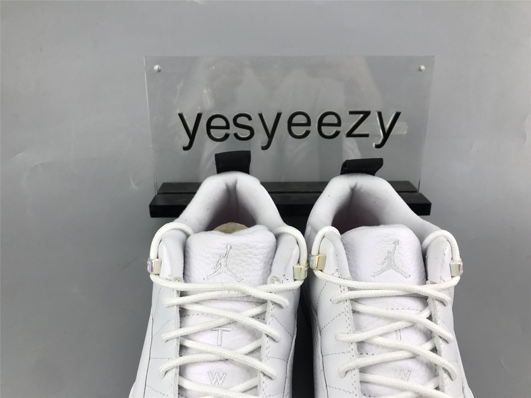 UA AIR JORDAN 12 RETRO LOW 