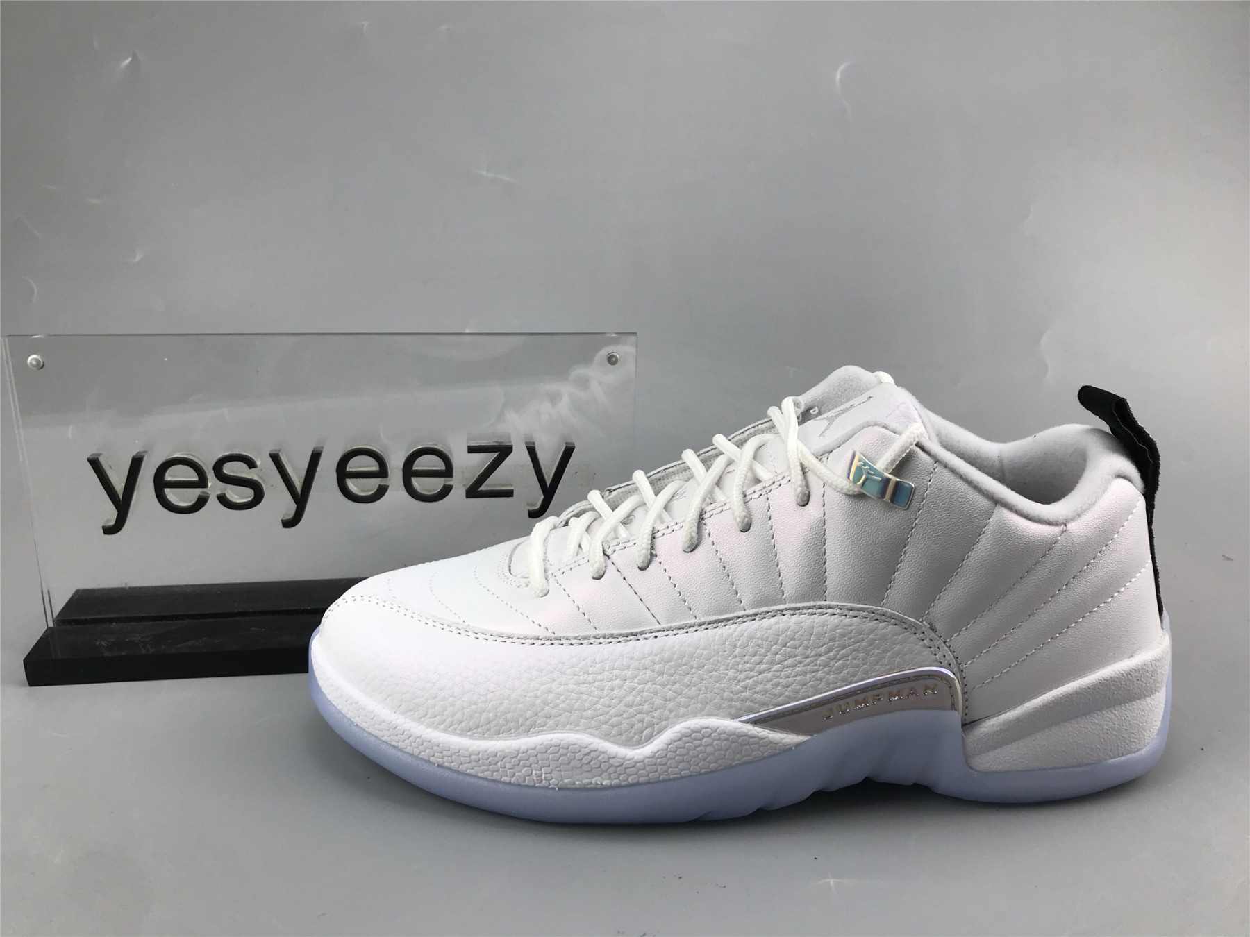 UA AIR JORDAN 12 RETRO LOW 