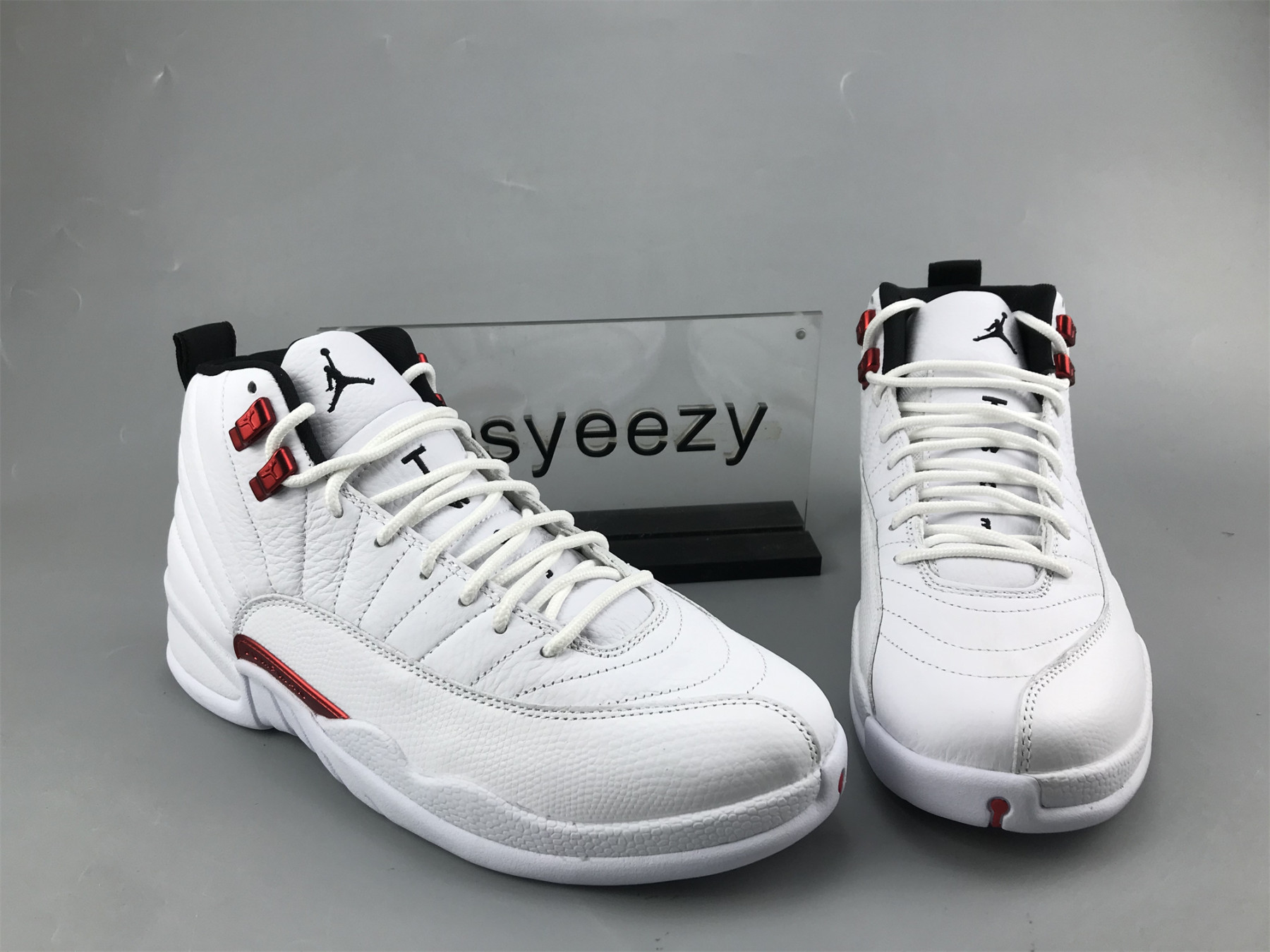 UA AIR JORDAN 12 RETRO 