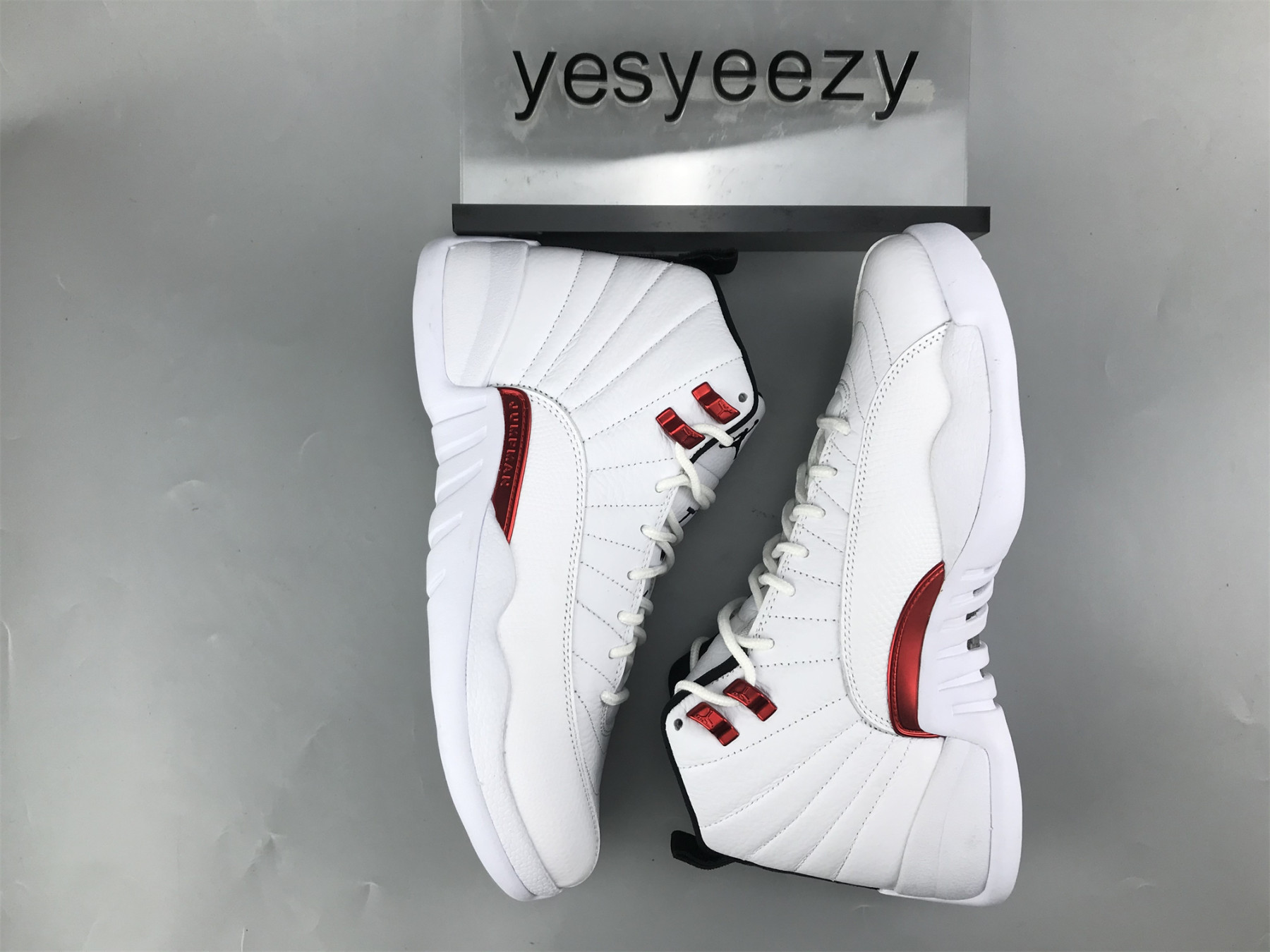 UA AIR JORDAN 12 RETRO 