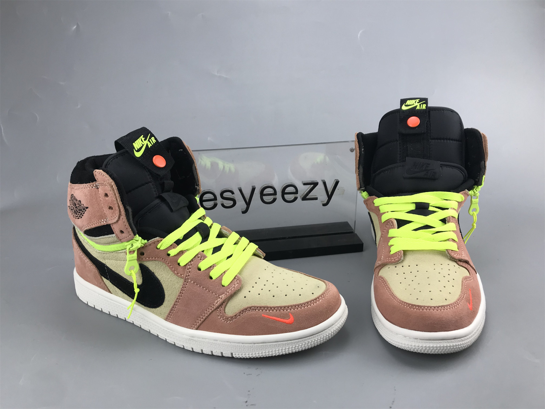 UA AIR JORDAN 1 HIGH SWITCH 