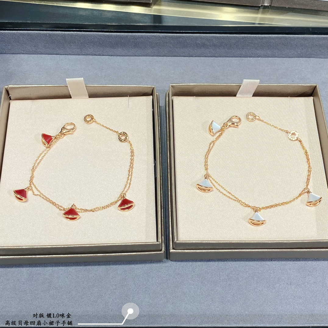 Bv1g*ai Four mini skirts Bracelet