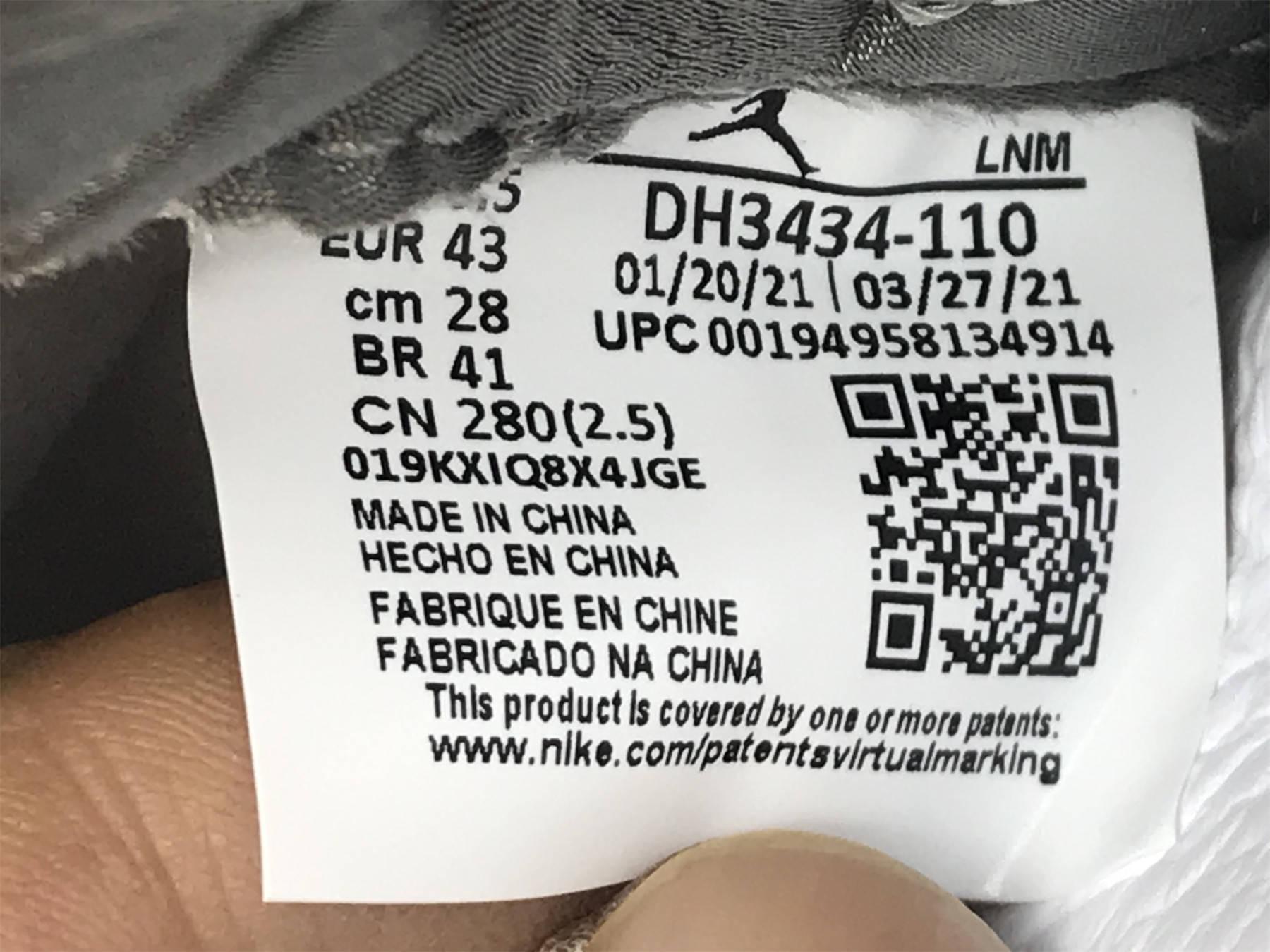 UA A MA MANIÃ‰RE X WMNS AIR JORDAN 3 RETRO SP 