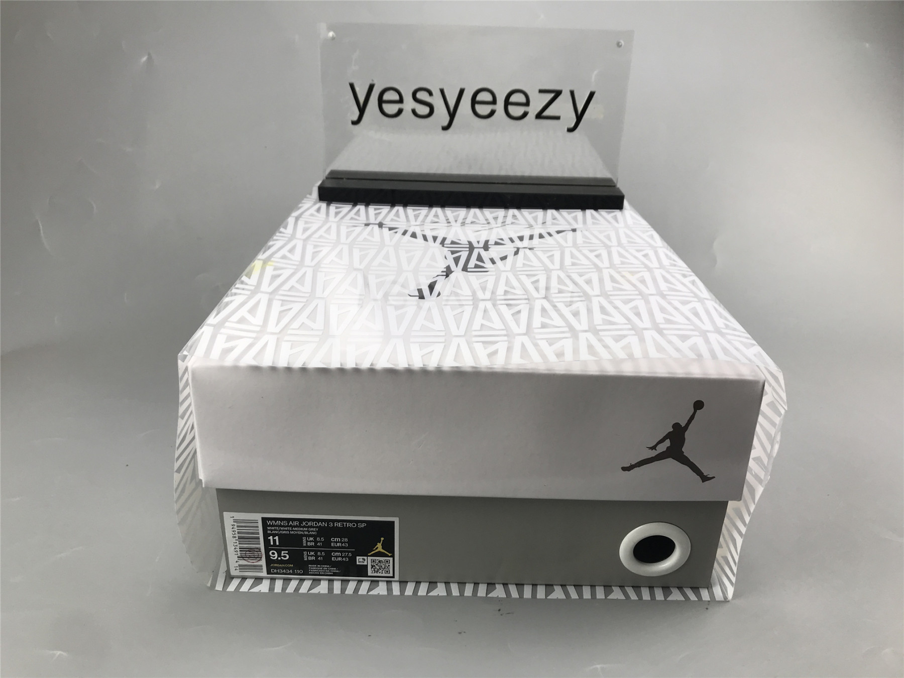 UA A MA MANIÃ‰RE X WMNS AIR JORDAN 3 RETRO SP 