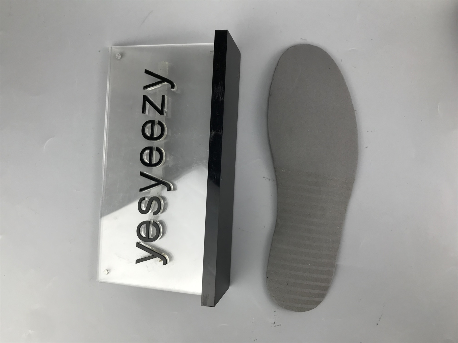 UA WMNS AIR JORDAN 4 RETRO 