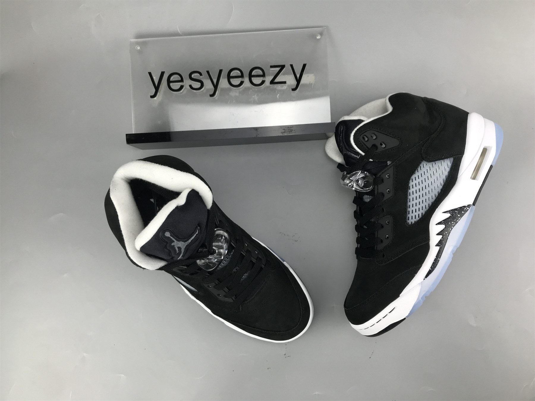UA AIR JORDAN 5 RETRO 2021