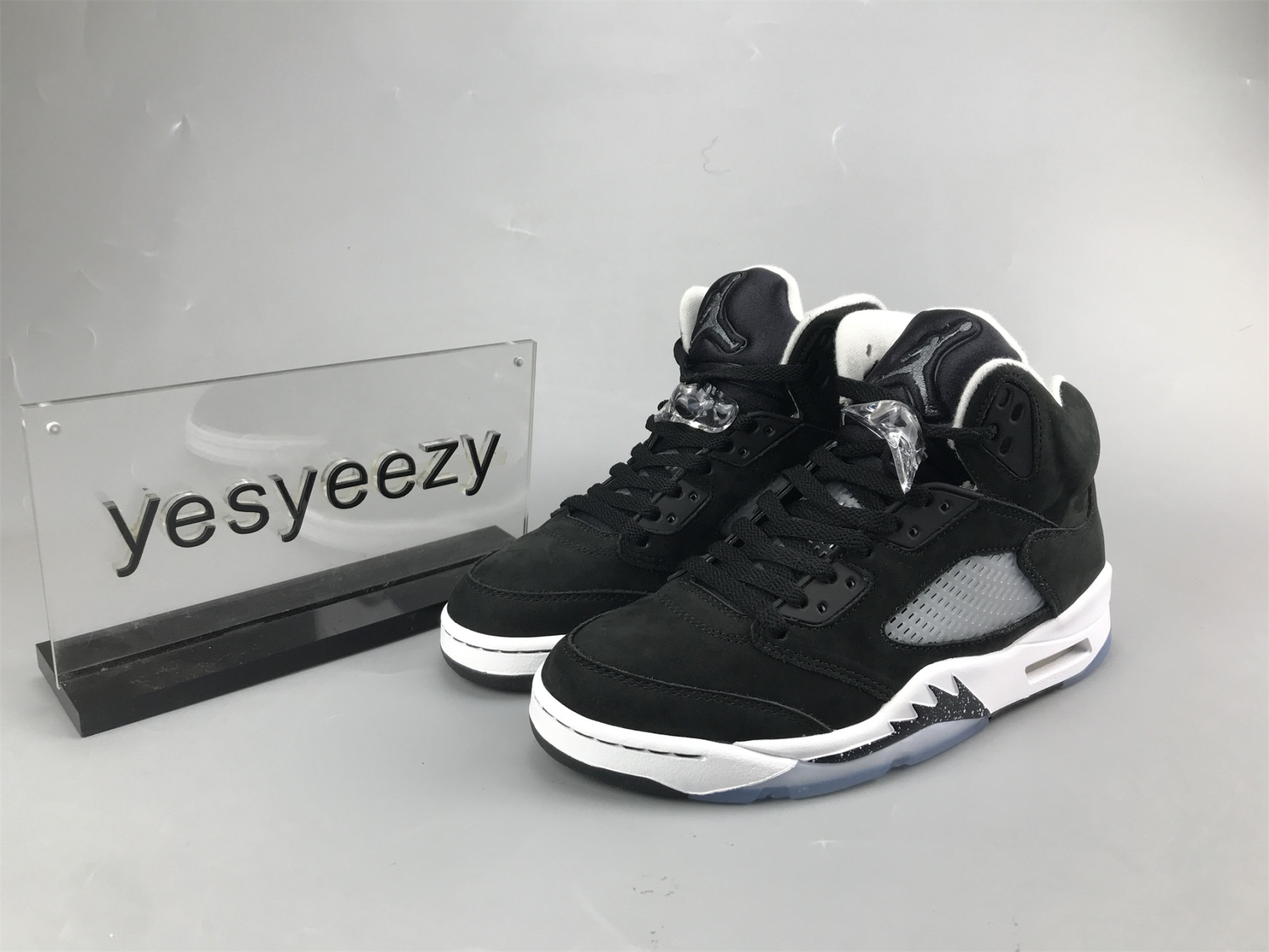 UA AIR JORDAN 5 RETRO 2021