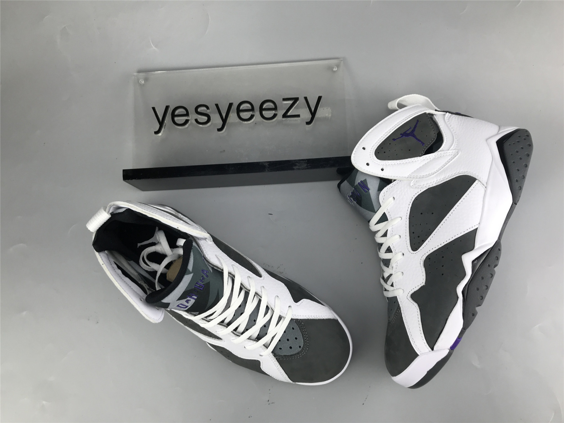 UA AIR JORDAN 7 RETRO 