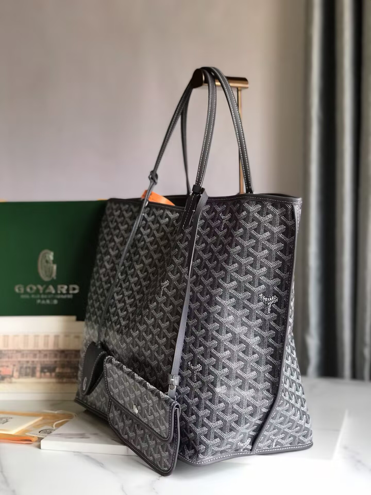 G09ard anjou gm bag 39x32x19cm