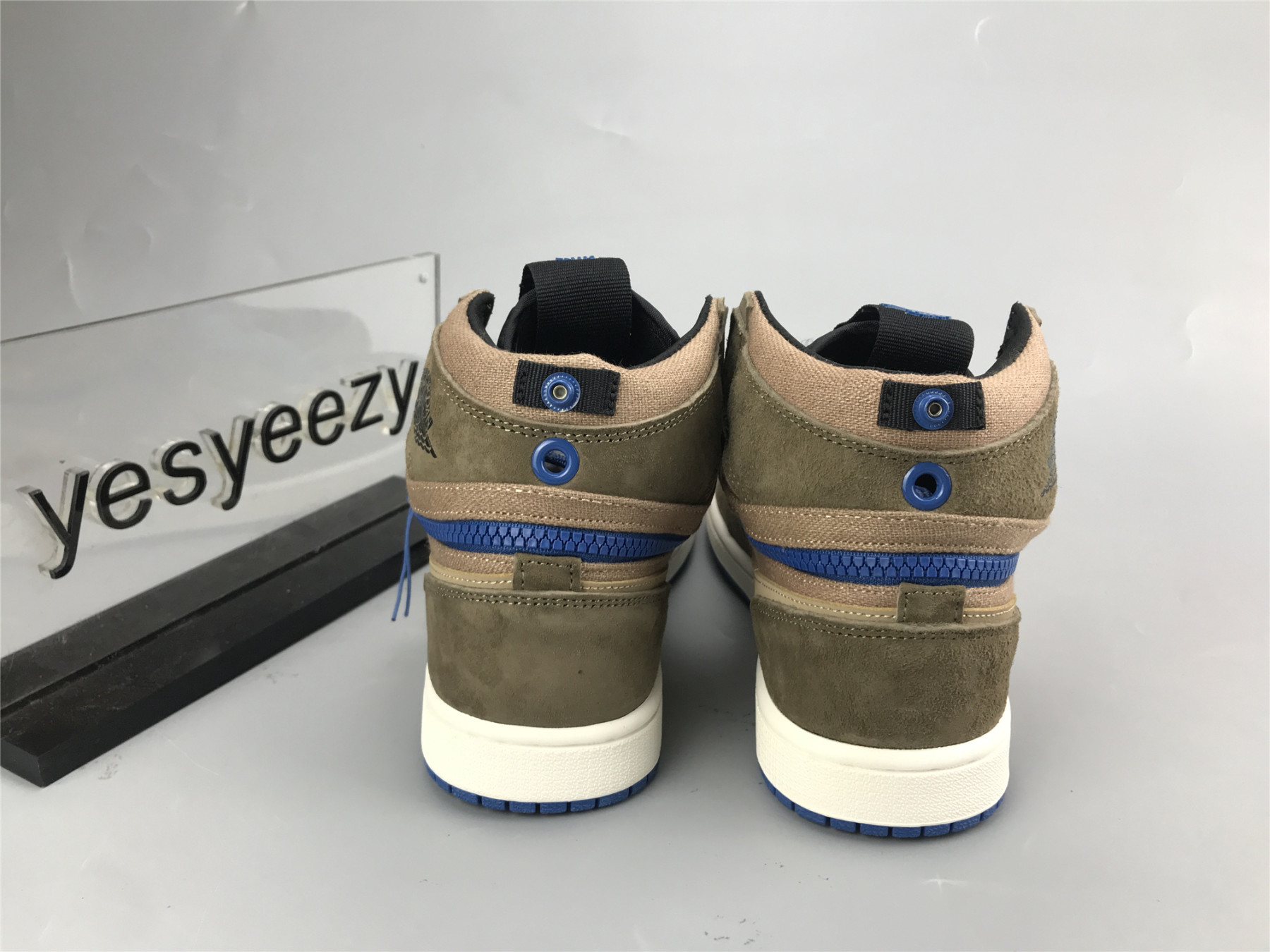 UA AIR JORDAN 1 HIGH SWITCH BLACK BROWN BLUE