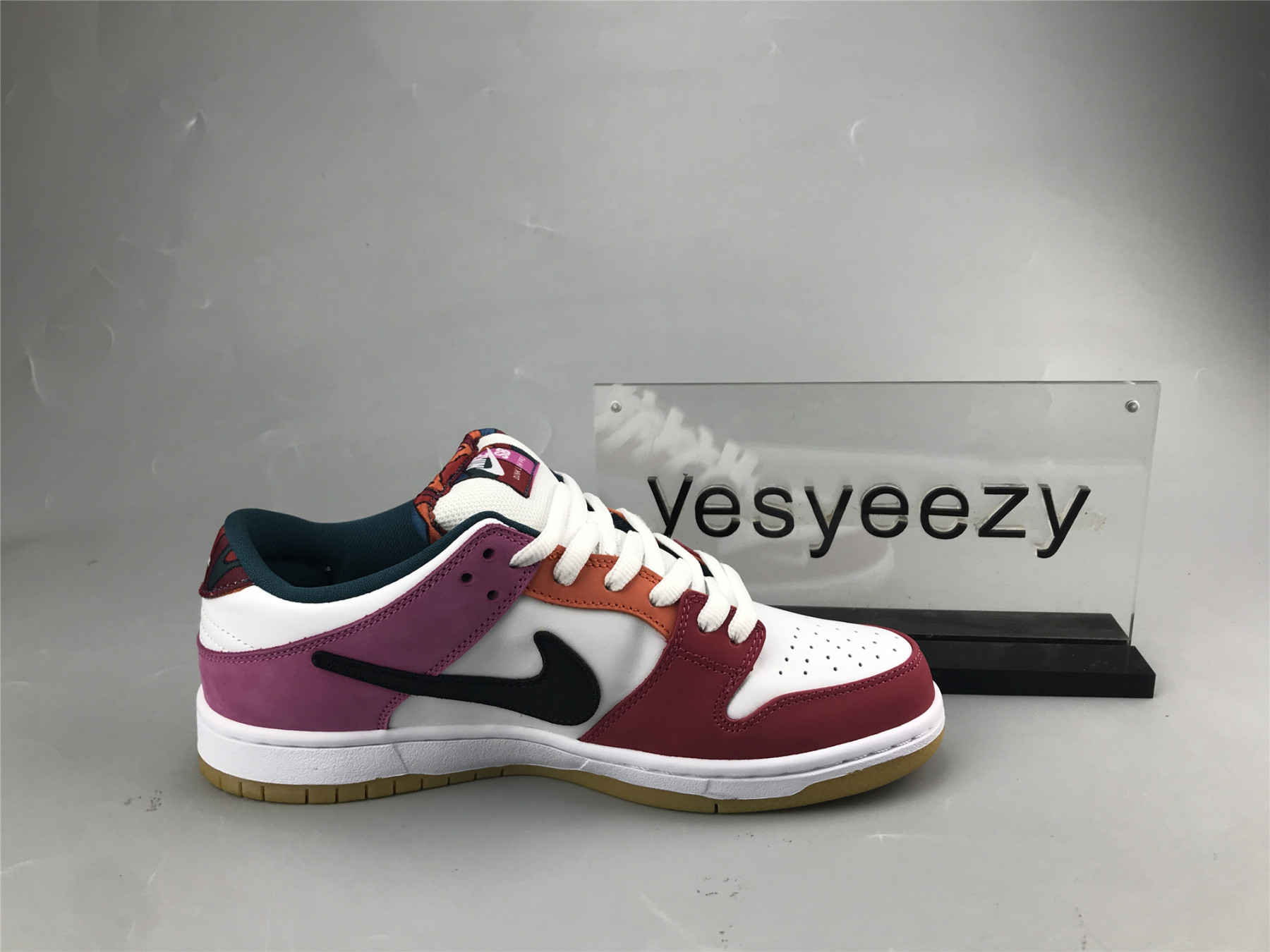 UA PARRA NIKE SB DUNK LOW 2021