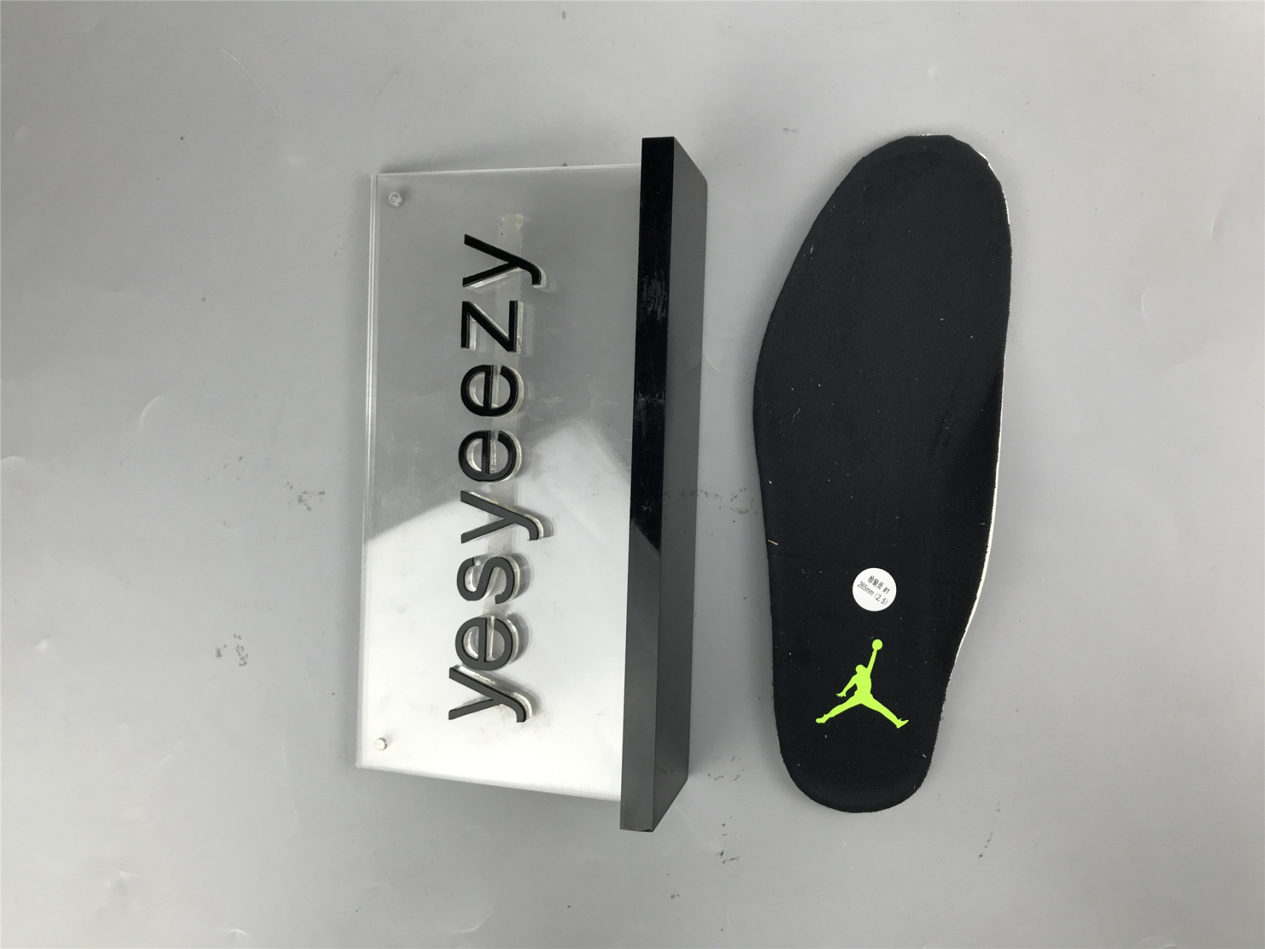 UA AIR JORDAN 6 RETRO 