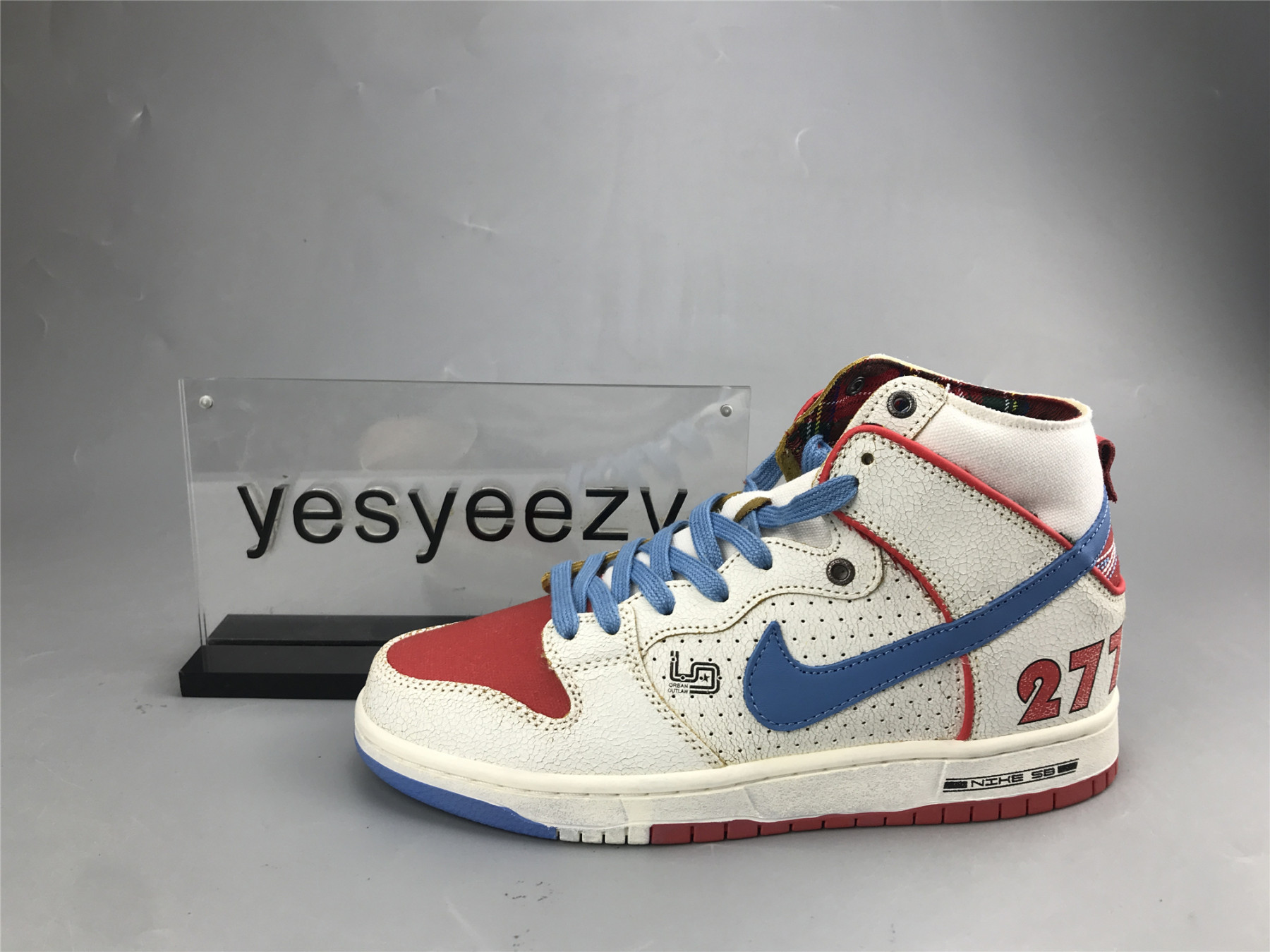 UA NIKE ISHOD WAIR X MAGNUS WALKER X DUNK HIGH PRO SB 
