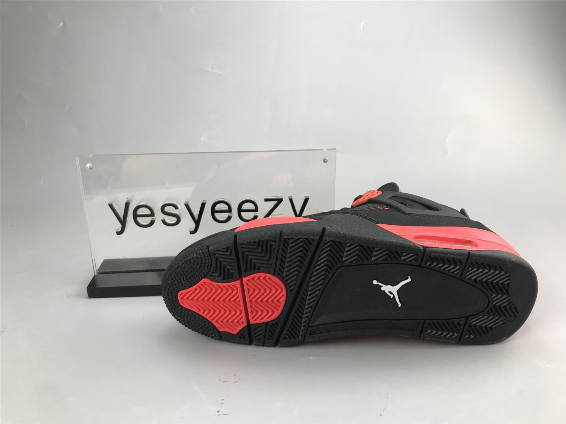 UA AIR JORDAN 4 RETRO 