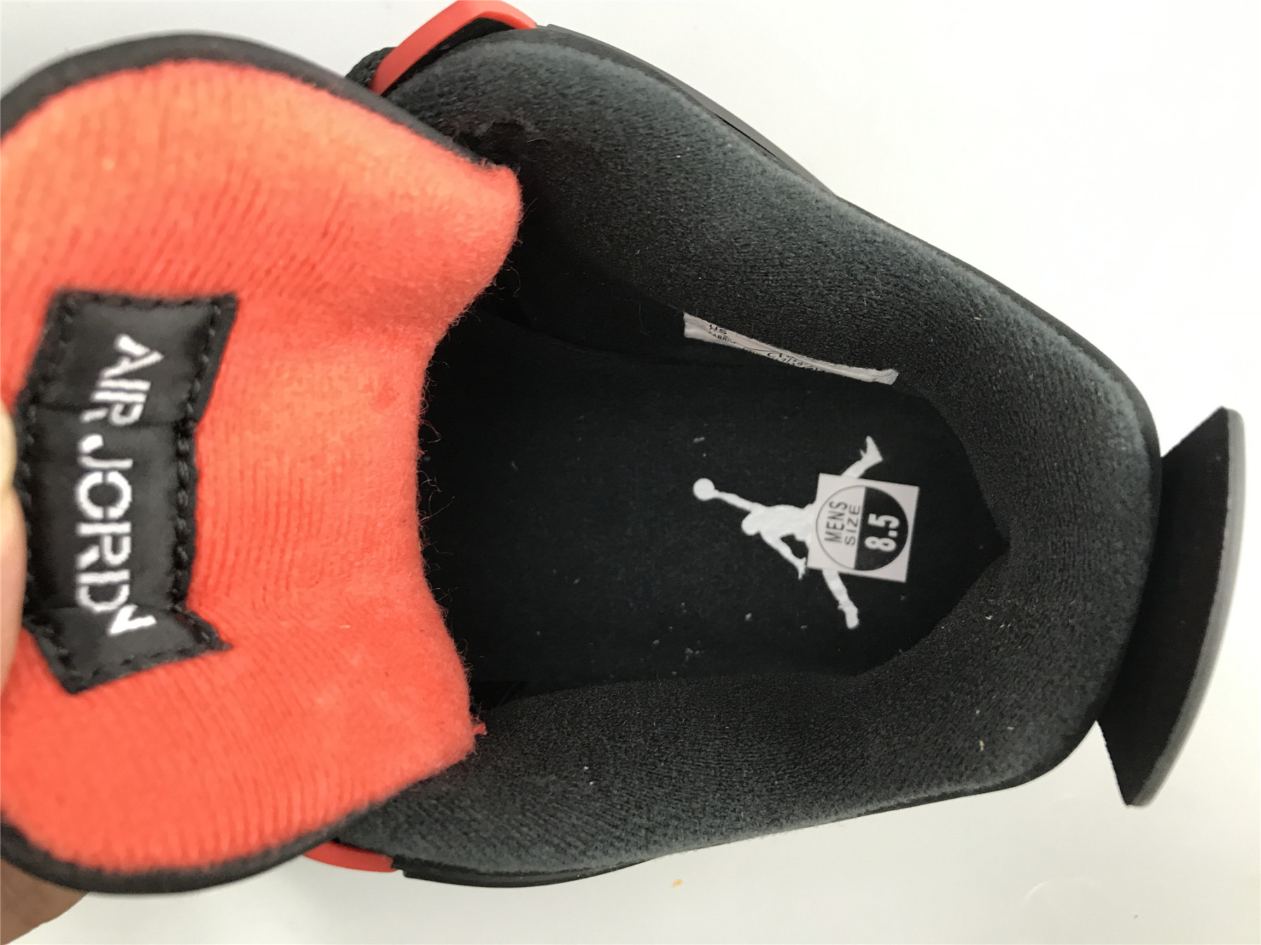 UA AIR JORDAN 4 RETRO 