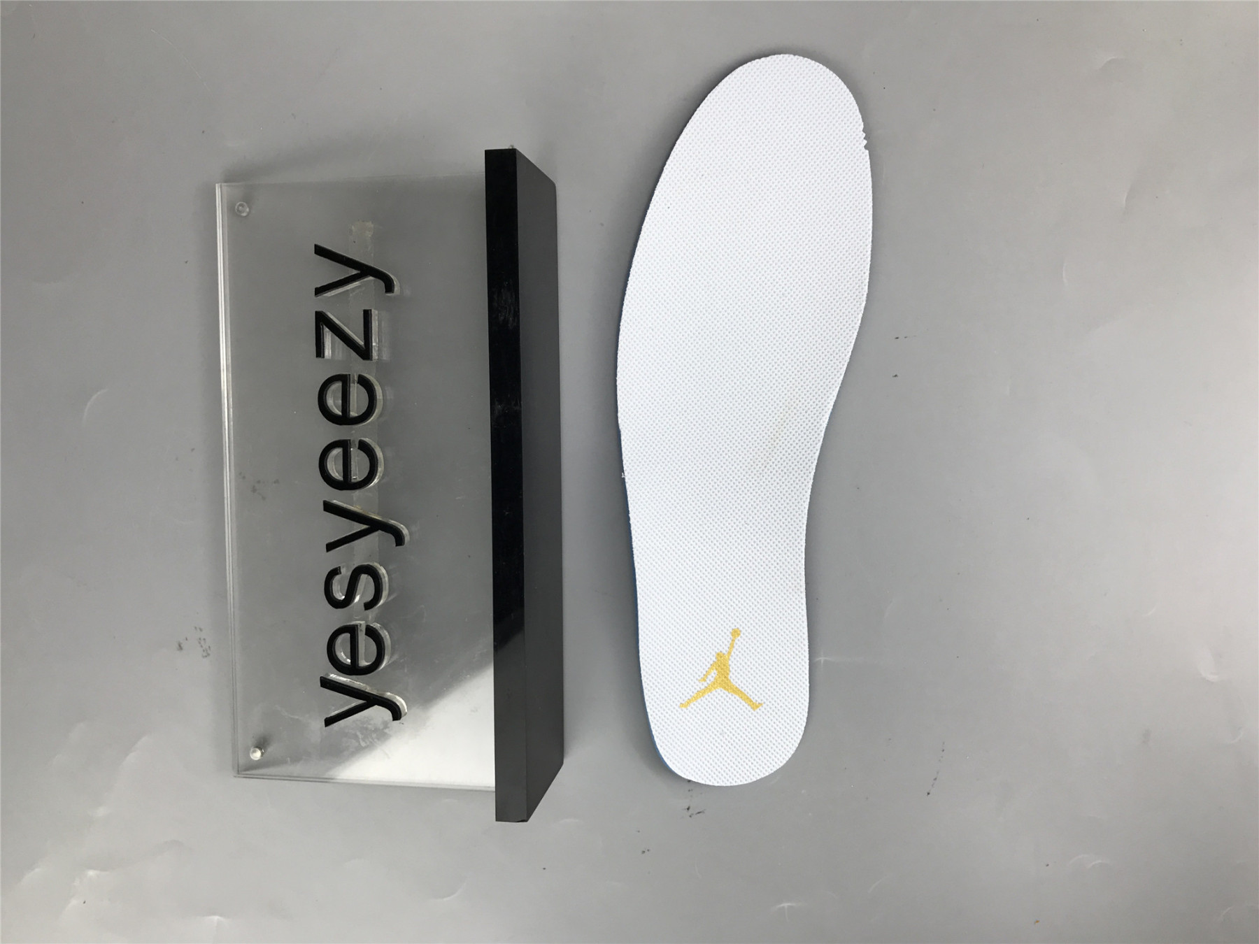 UA WMNS AIR JORDAN 6 RETRO 