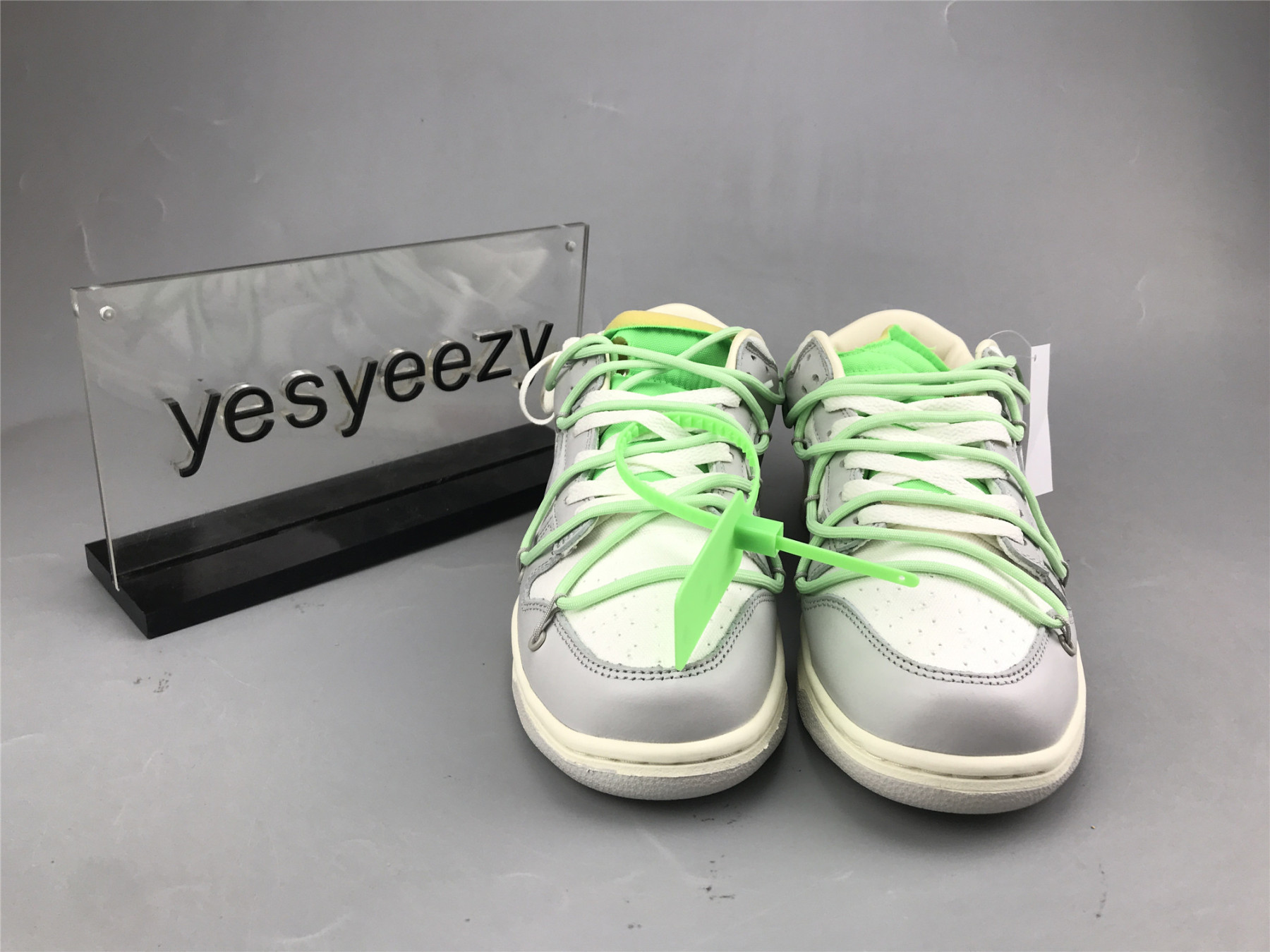 UA NIKE OFF-WHITE X DUNK LOW 