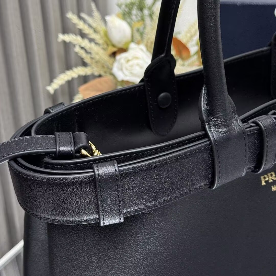 Pra*a Buckle leather bag with belt Black 25x35x14cm