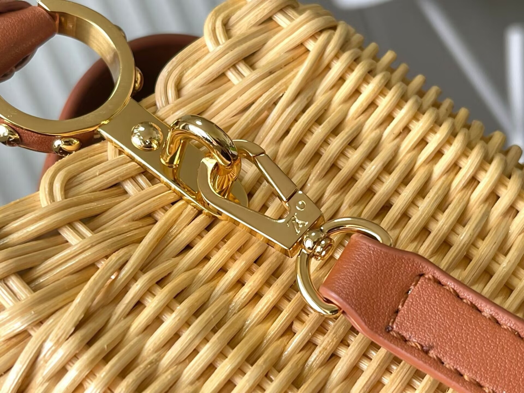 LV Capucines Mini M14365 21x14x8cm