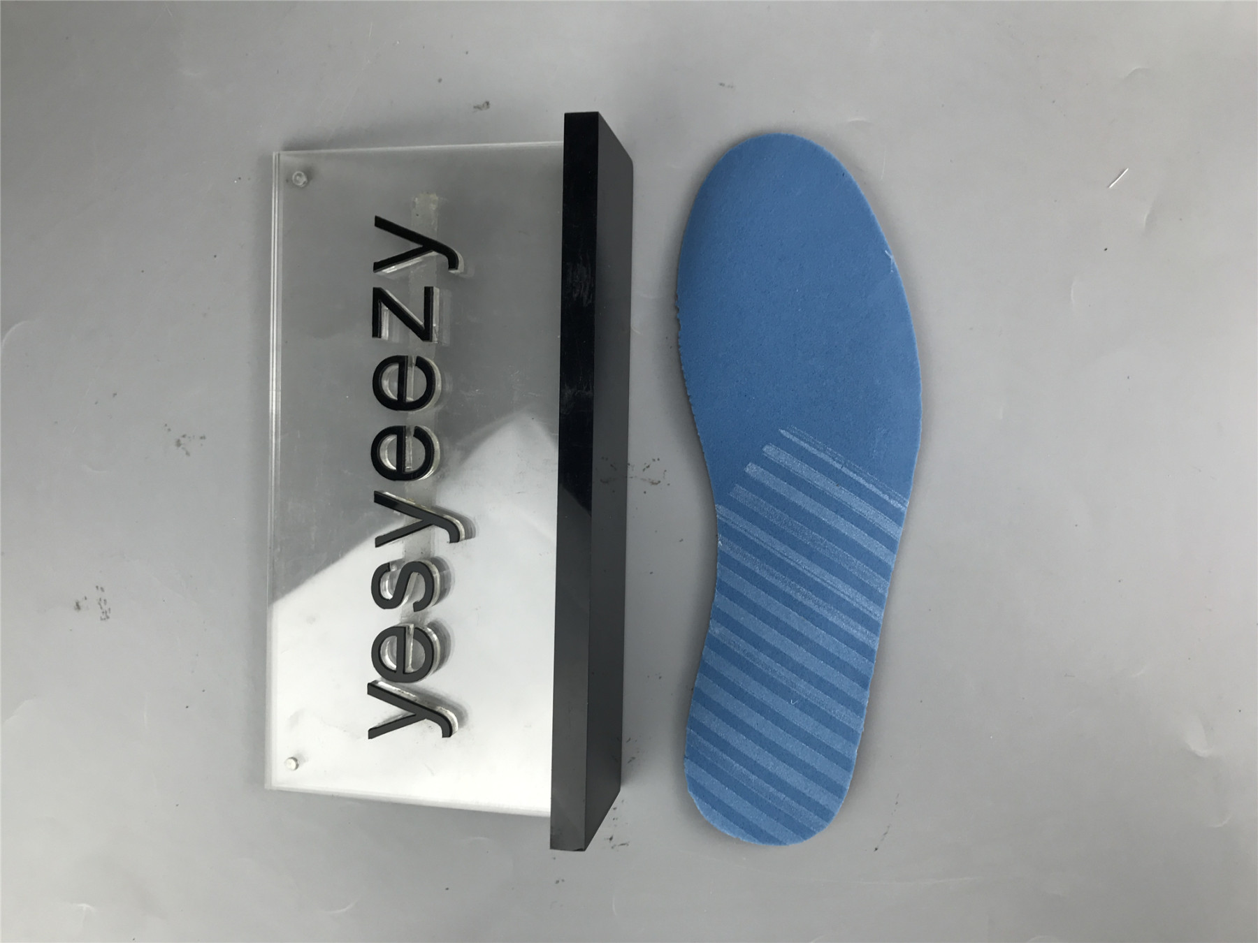 UA AIR JORDAN 1 LOW SE 