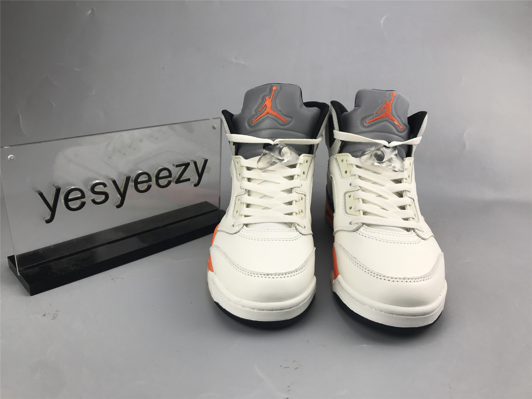 UA AIR JORDAN 5 RETRO 