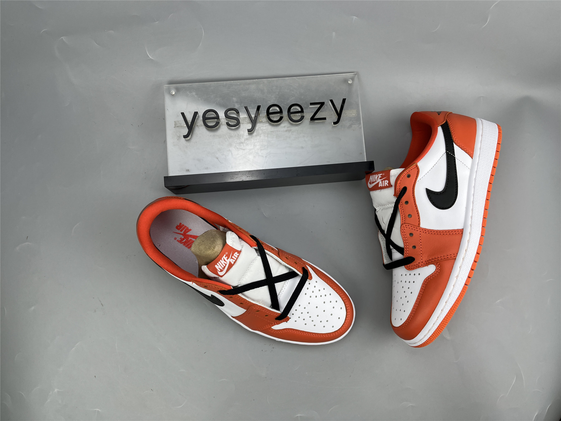 UA AIR JORDAN 1 LOW OG 