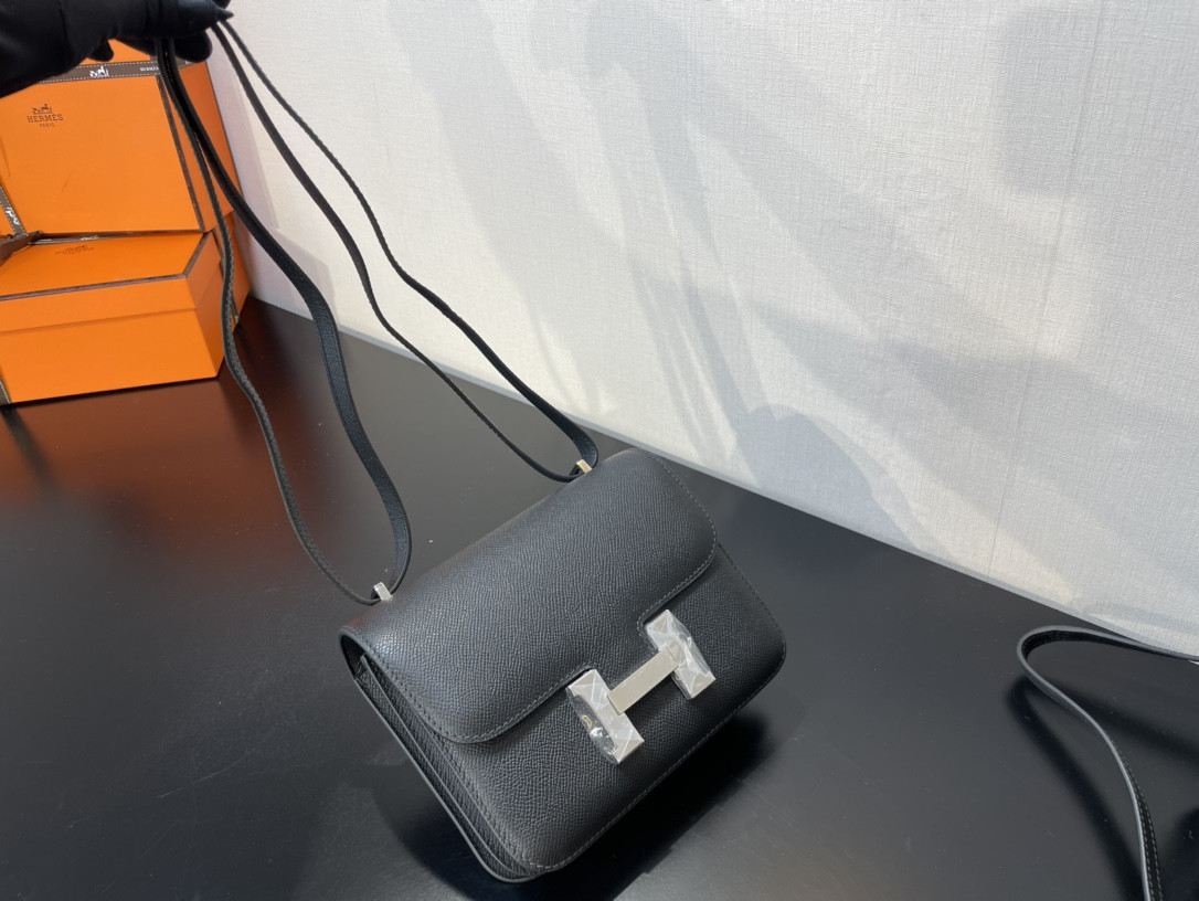 H**me5 Constance 19 Epsom Silver Hardware 7.25" x 6.25" x 2.25"