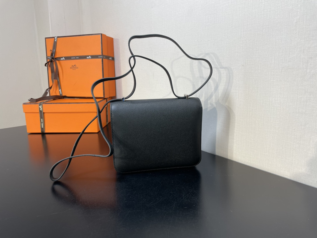 H**me5 Constance 19 Epsom Silver Hardware 7.25" x 6.25" x 2.25"