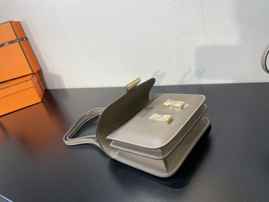 H**me5 Constance 19 Epsom Gold Hardware 7.25" x 6.25" x 2.25"