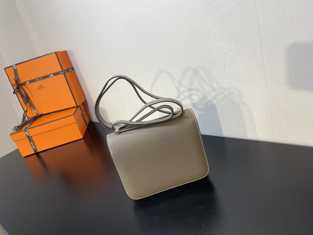 H**me5 Constance 19 Epsom Gold Hardware 7.25" x 6.25" x 2.25"