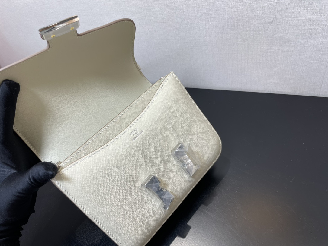 H**me5 Constance 24 White Epsom leather silver hardware 9.4"x5.9"x3"