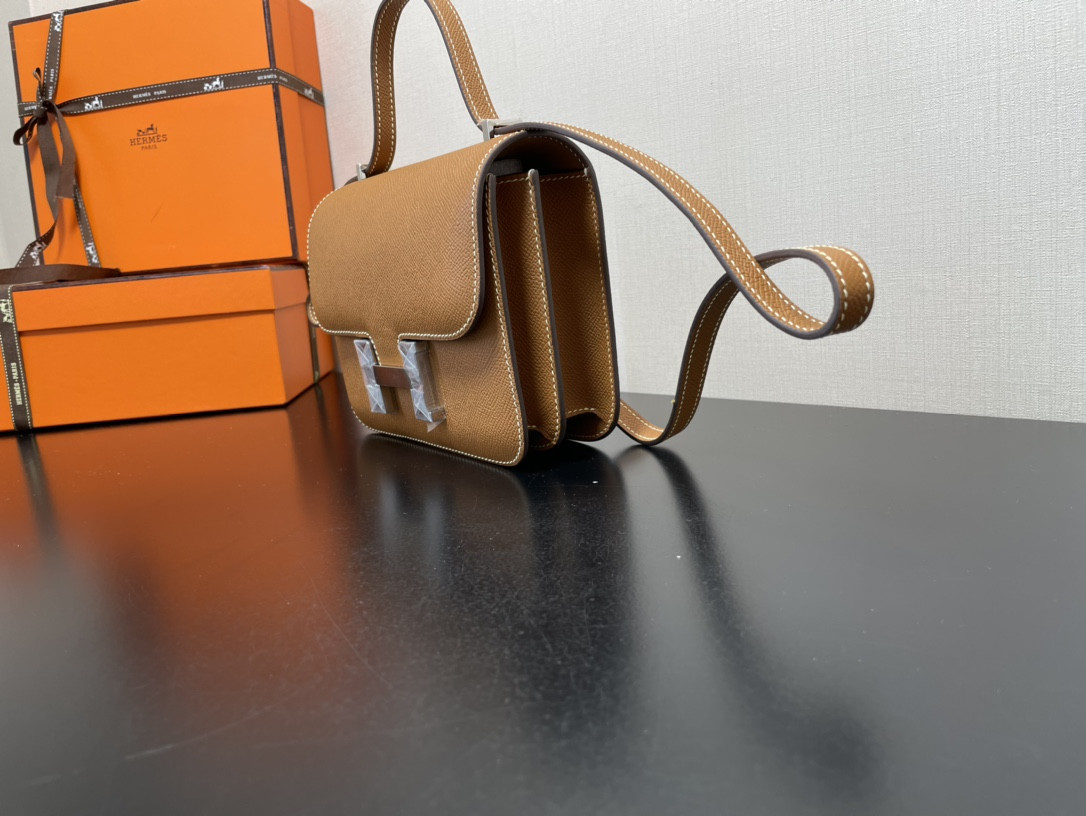 H**me5 Constance 19 Epsom Silver Hardware 7.25" x 6.25" x 2.25"