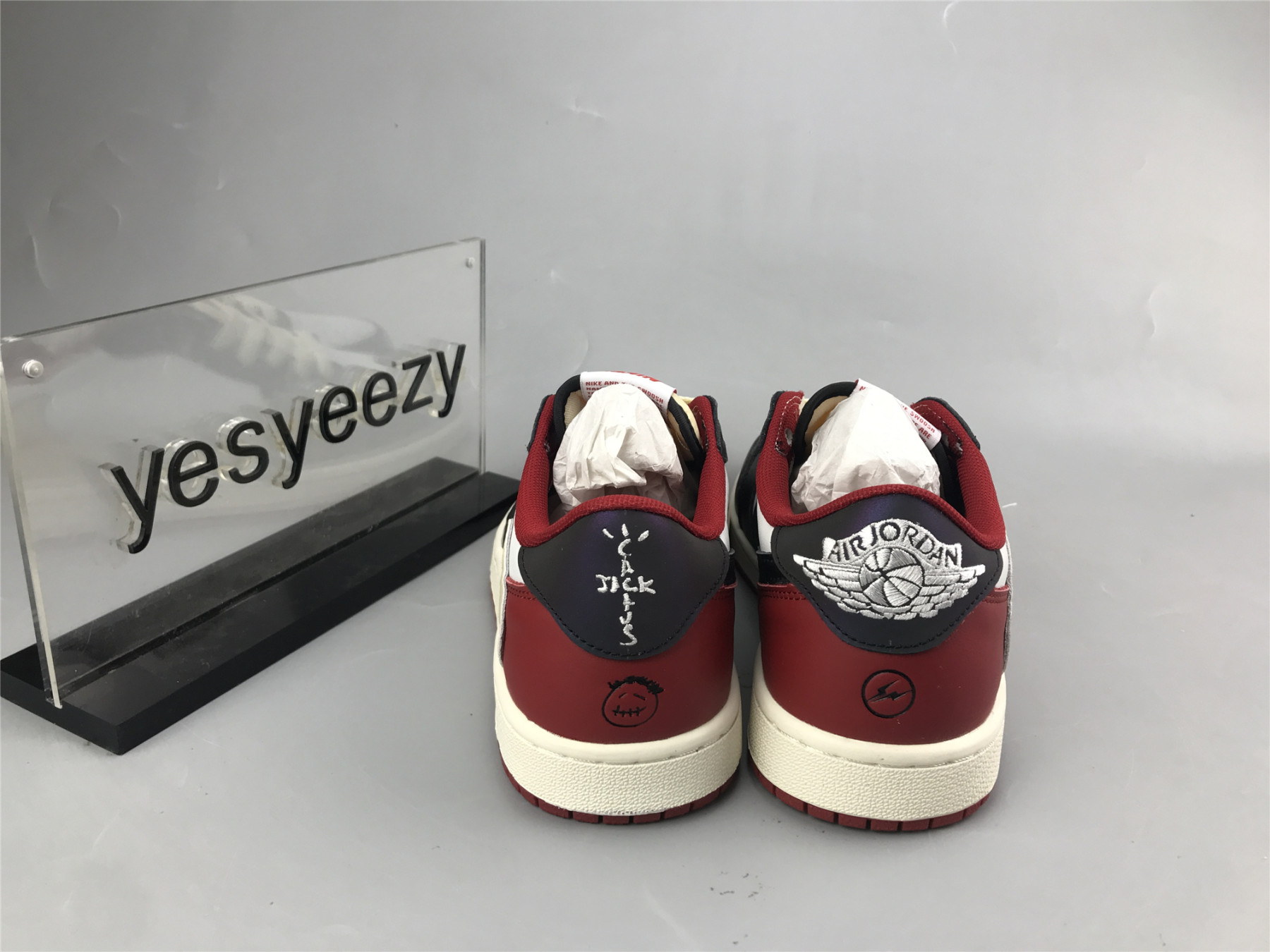 UA FRAGMENT X TRAVIS SCOTT X AIR JORDAN 1 LOW TSÂ