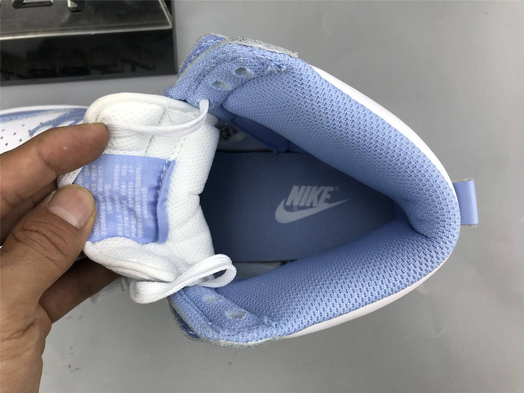 UA NIKE WMNS DUNK HIGH 