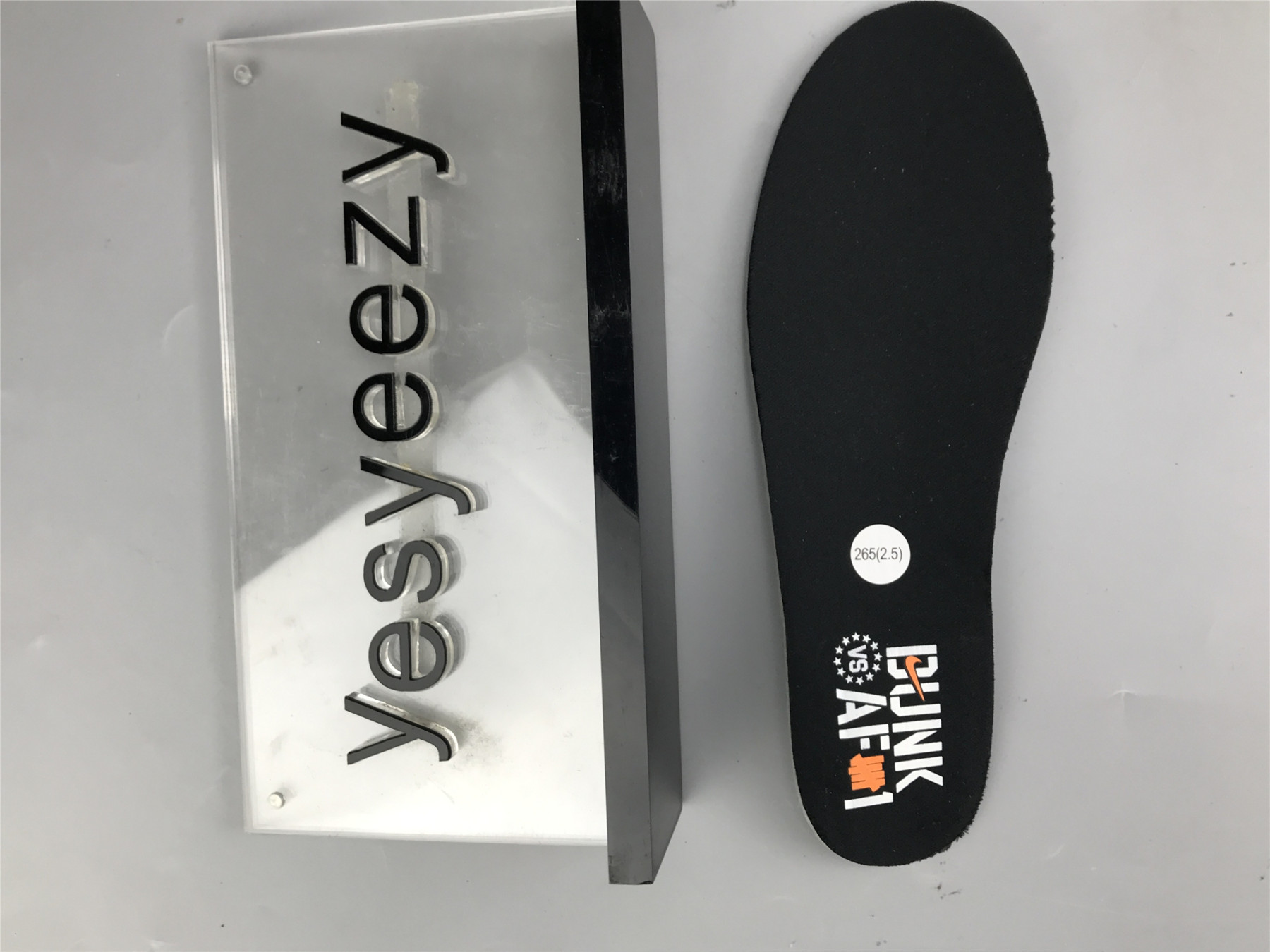 UA NIKE UNDEFEATED X DUNK LOW 