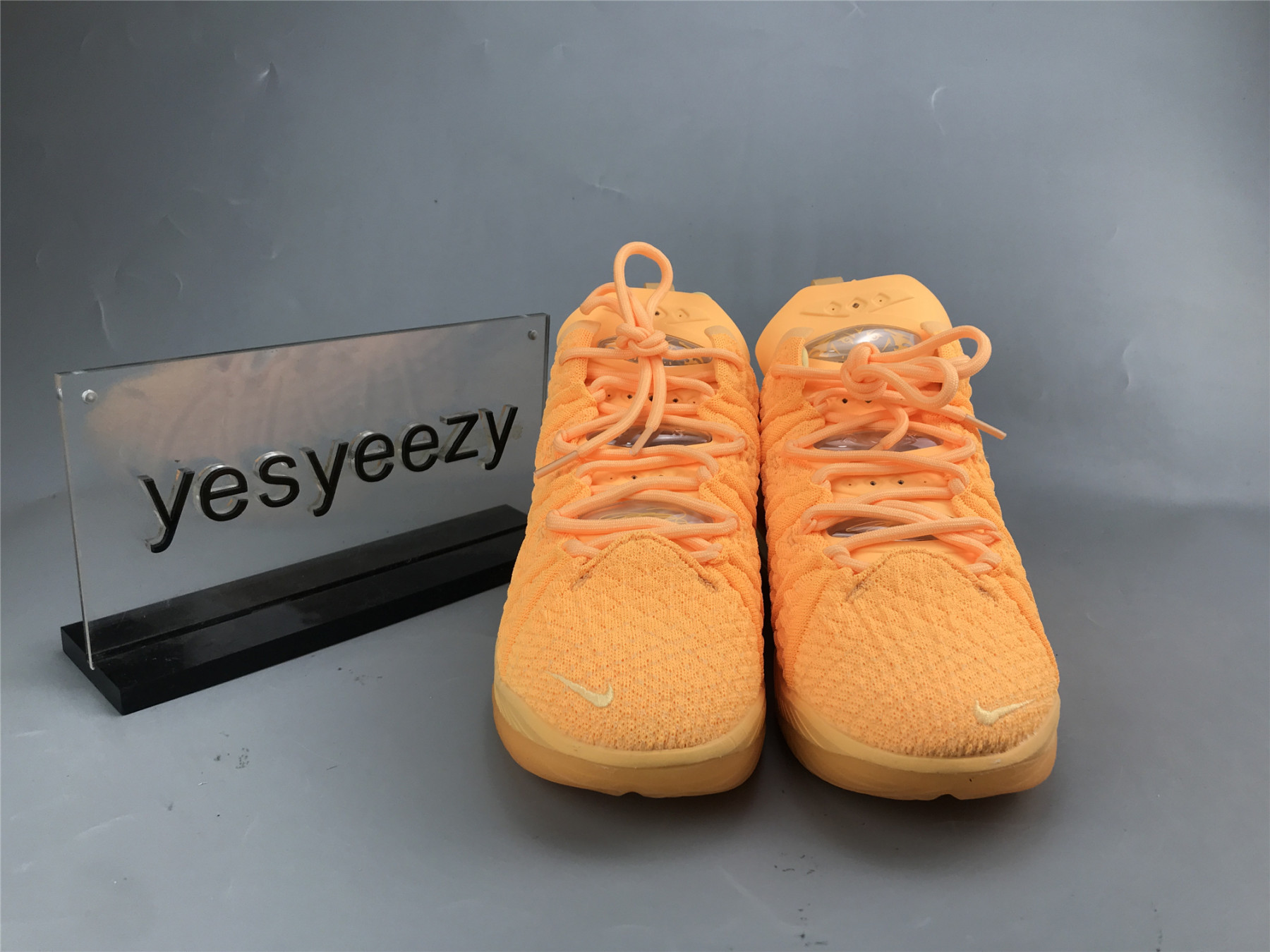 UA NIKE LEBRON 18 EP 