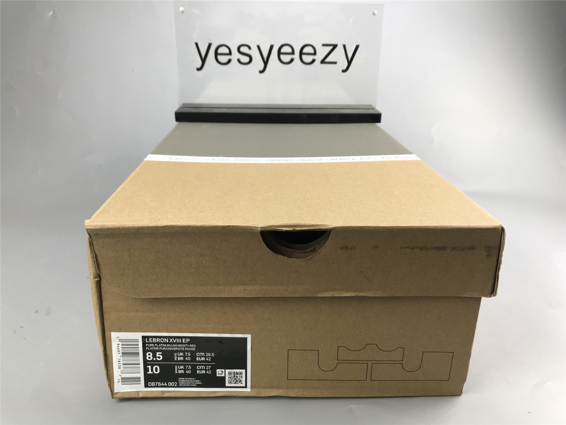 UA NIKE LEBRON 18 EP 