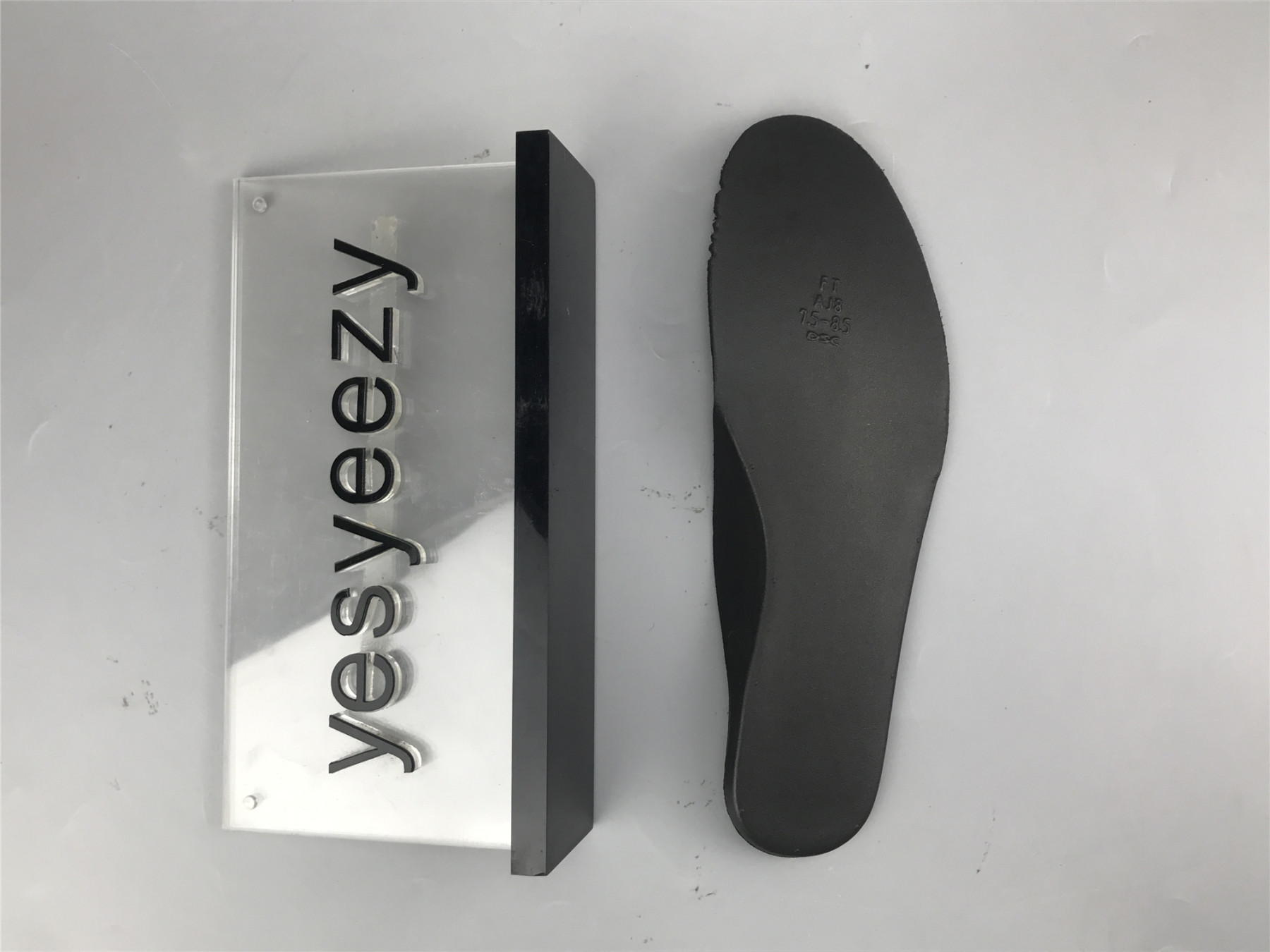 UA AIR JORDAN 11 RETRO 